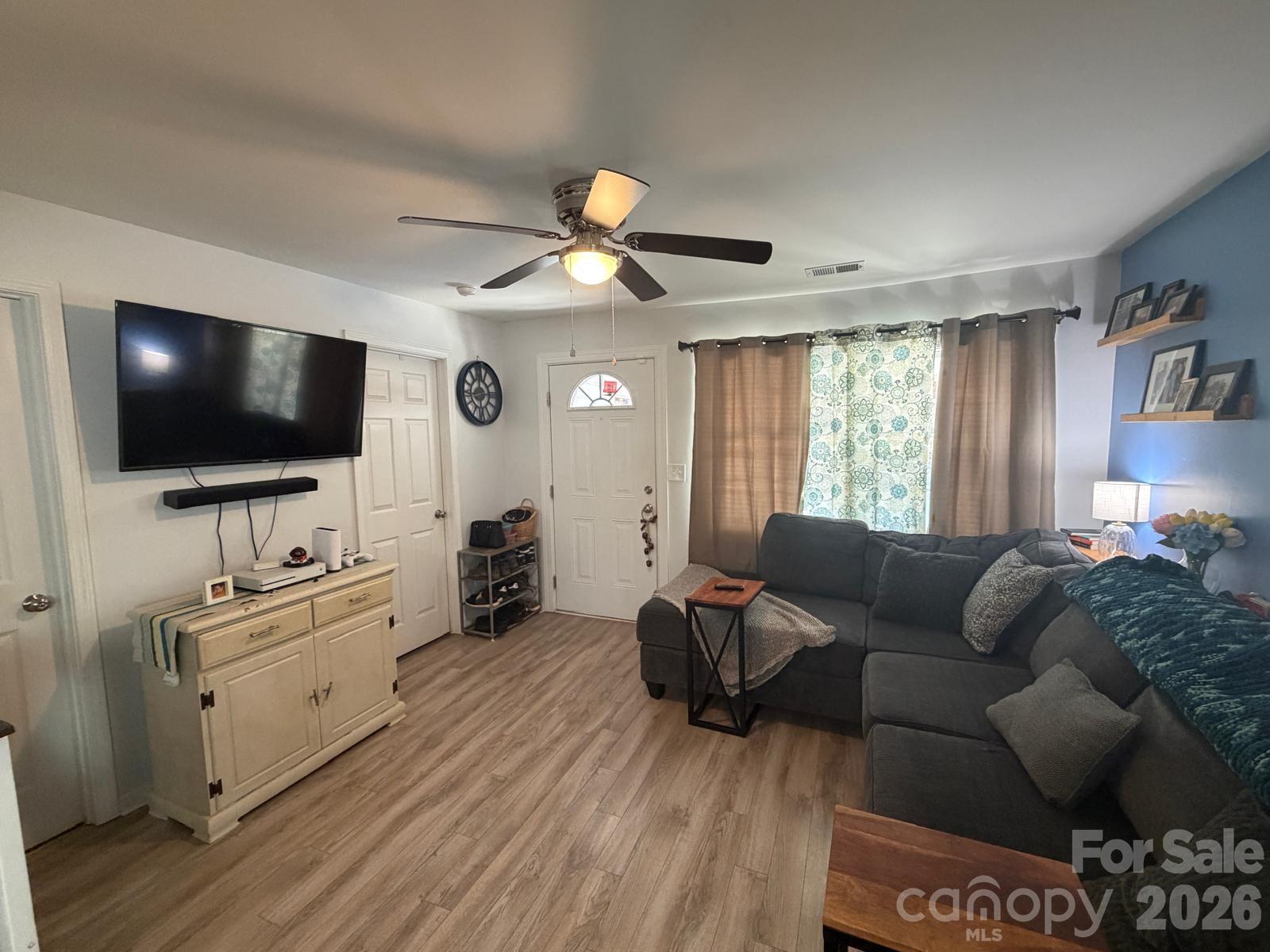 284 Salem Street Property Photo 4