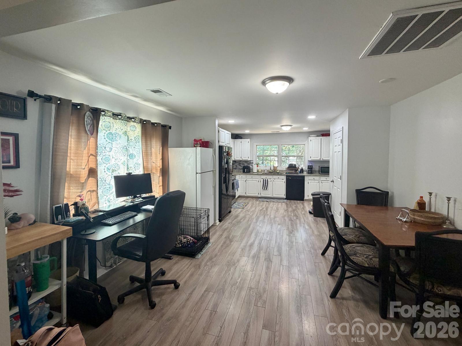 284 Salem Street Property Photo 6