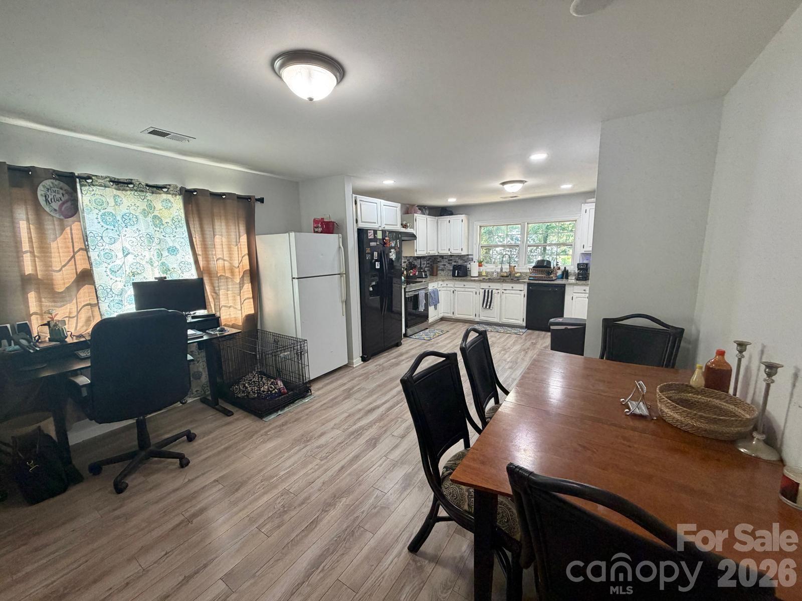 284 Salem Street Property Photo 7
