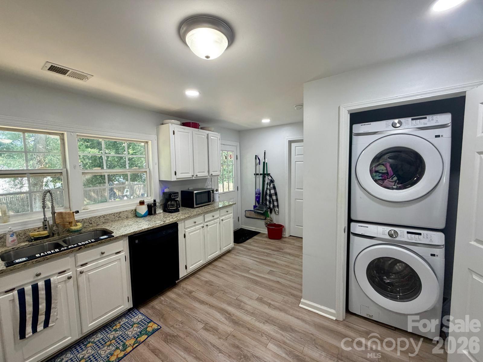 284 Salem Street Property Photo 9