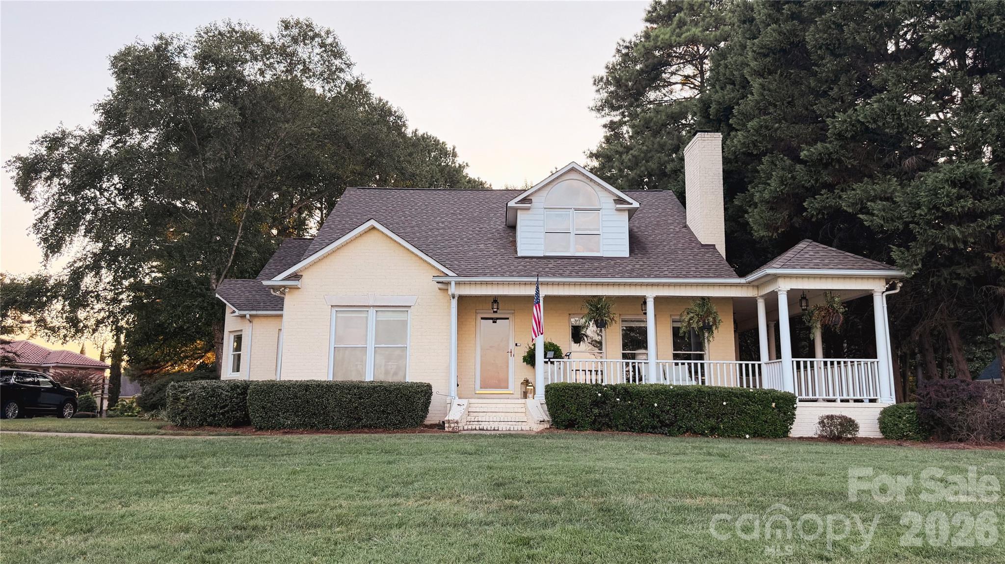 8049 Ravenwood Lane Property Photo 1