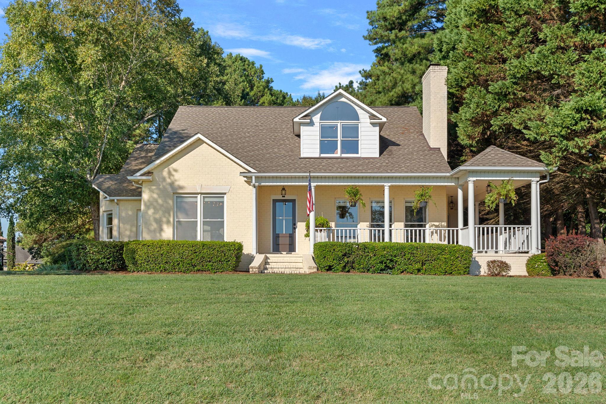 8049 Ravenwood Lane Property Photo 1