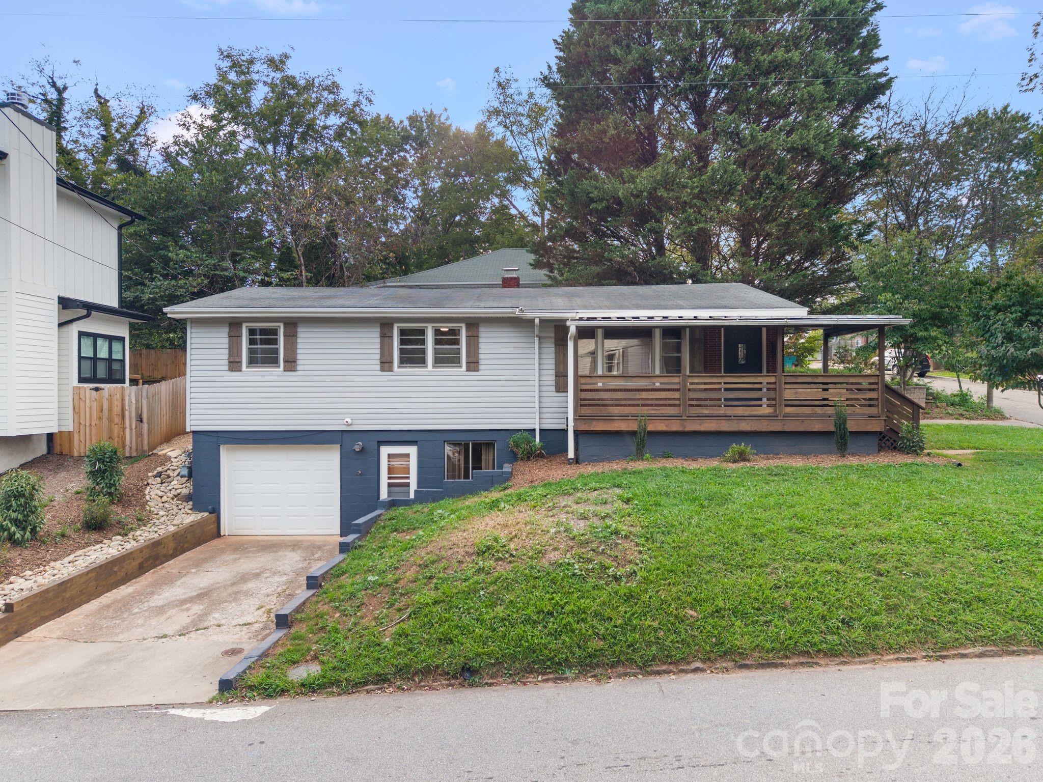 212 Pennsylvania Avenue Property Photo 1