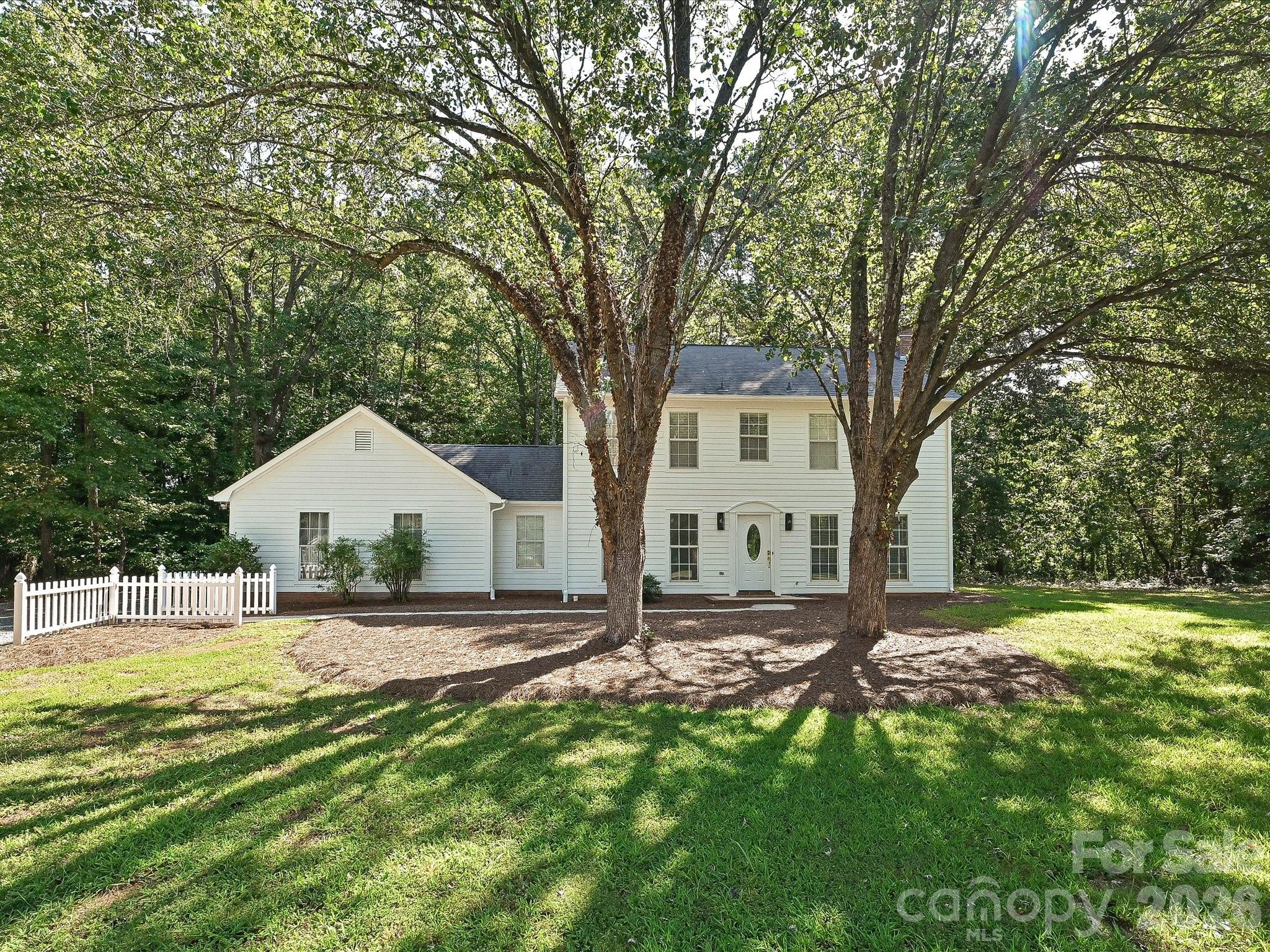 11200 Walking Horse Lane Property Photo 3
