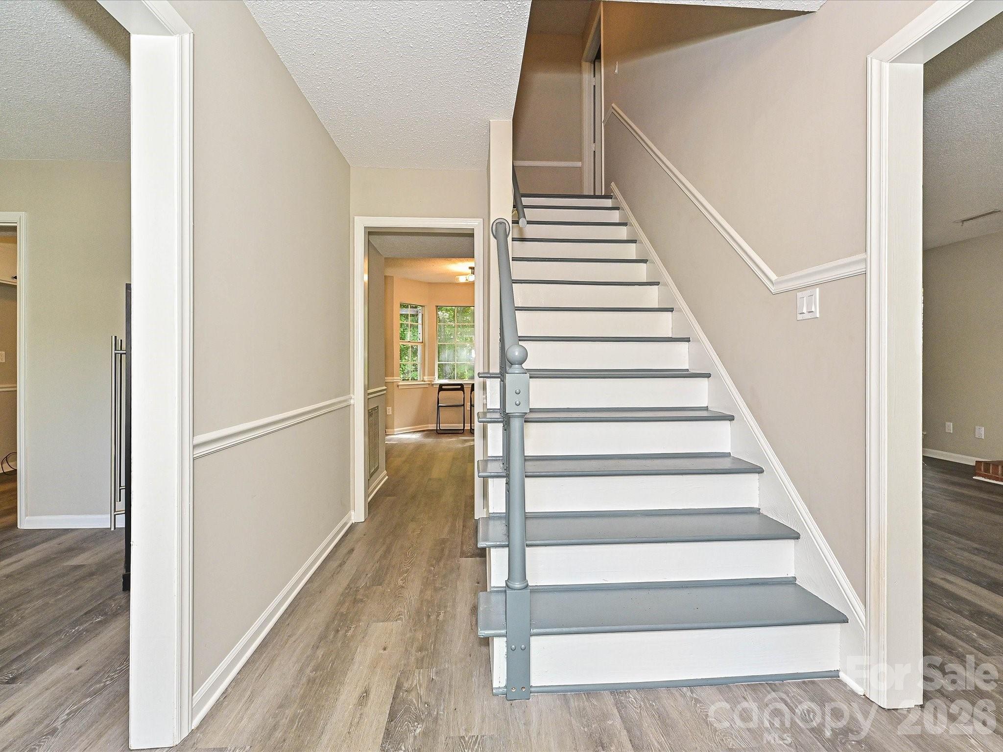 11200 Walking Horse Lane Property Photo 6