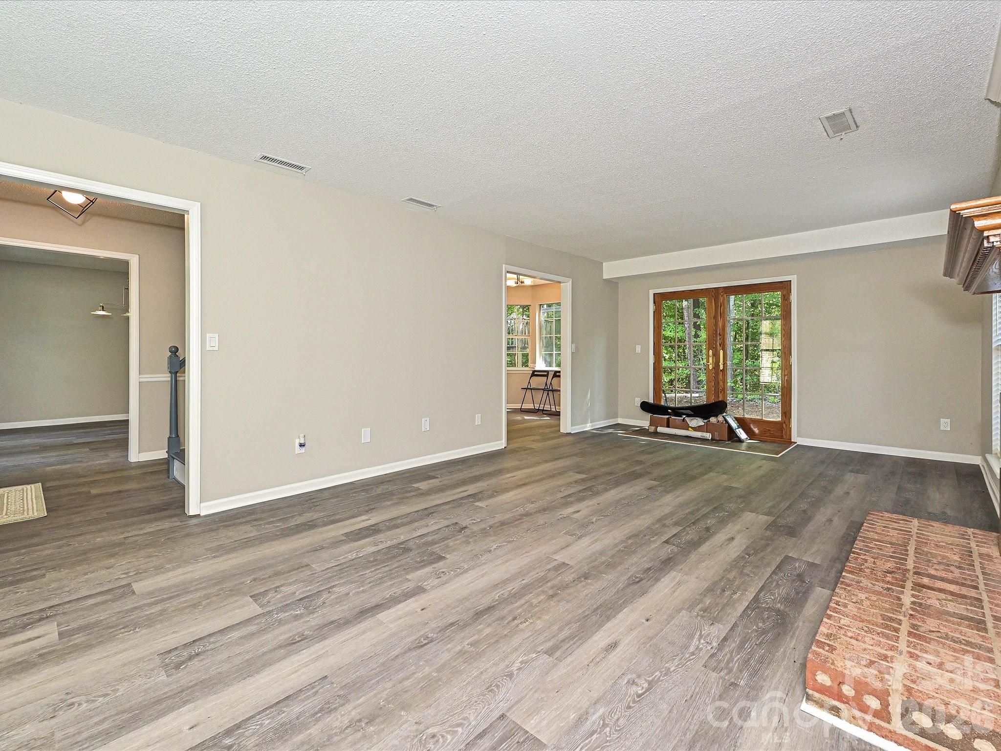 11200 Walking Horse Lane Property Photo 16