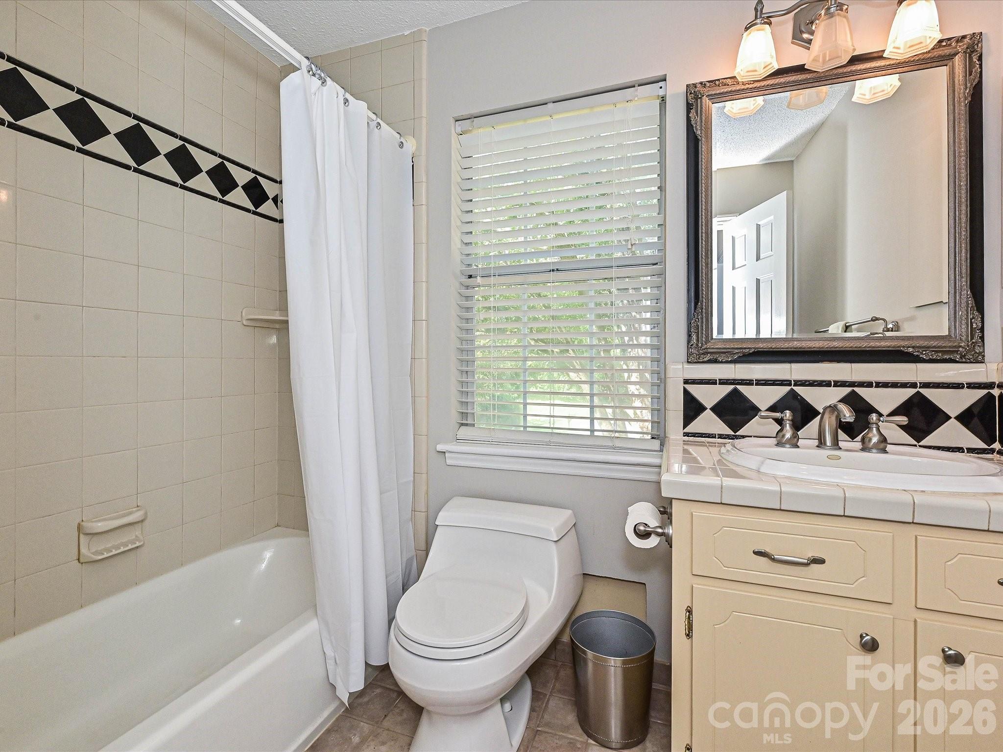 11200 Walking Horse Lane Property Photo 27