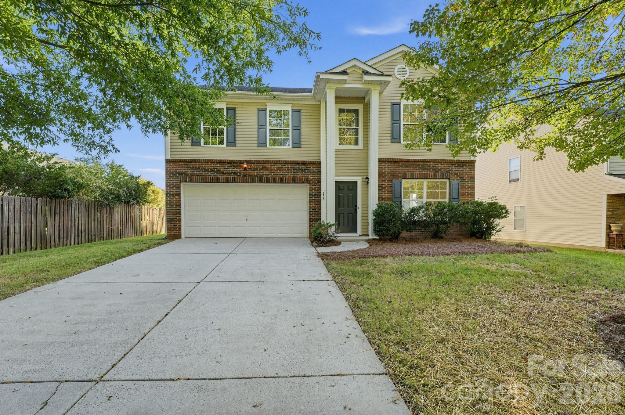 3725 Larkhaven Village Drive Property Photo 1