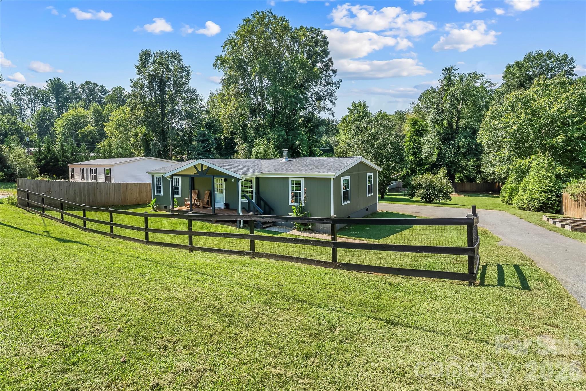 2495 Piney Road Property Photo 2
