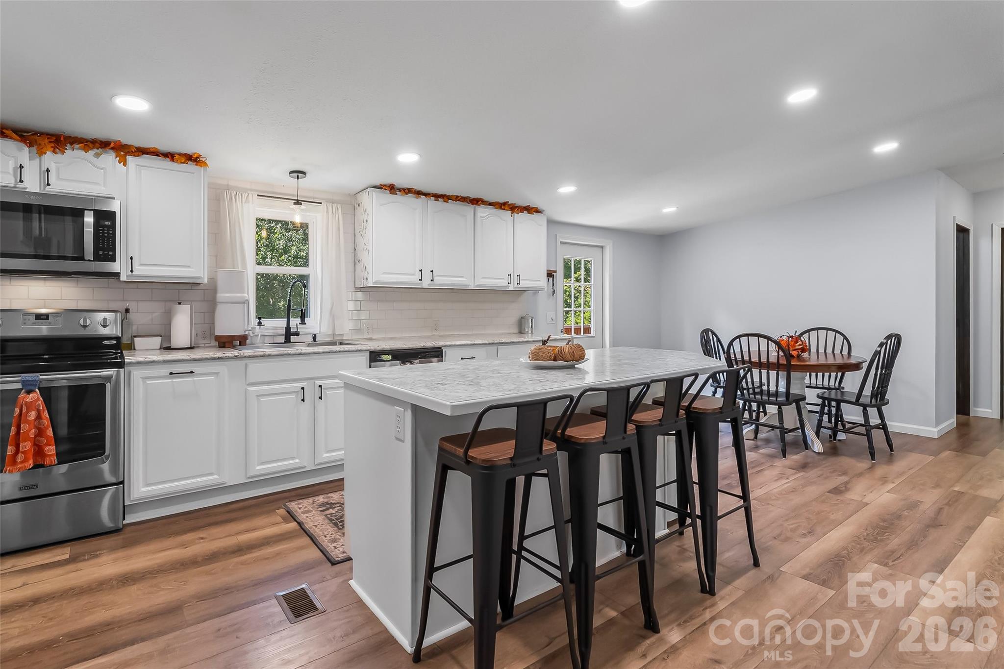 2495 Piney Road Property Photo 9