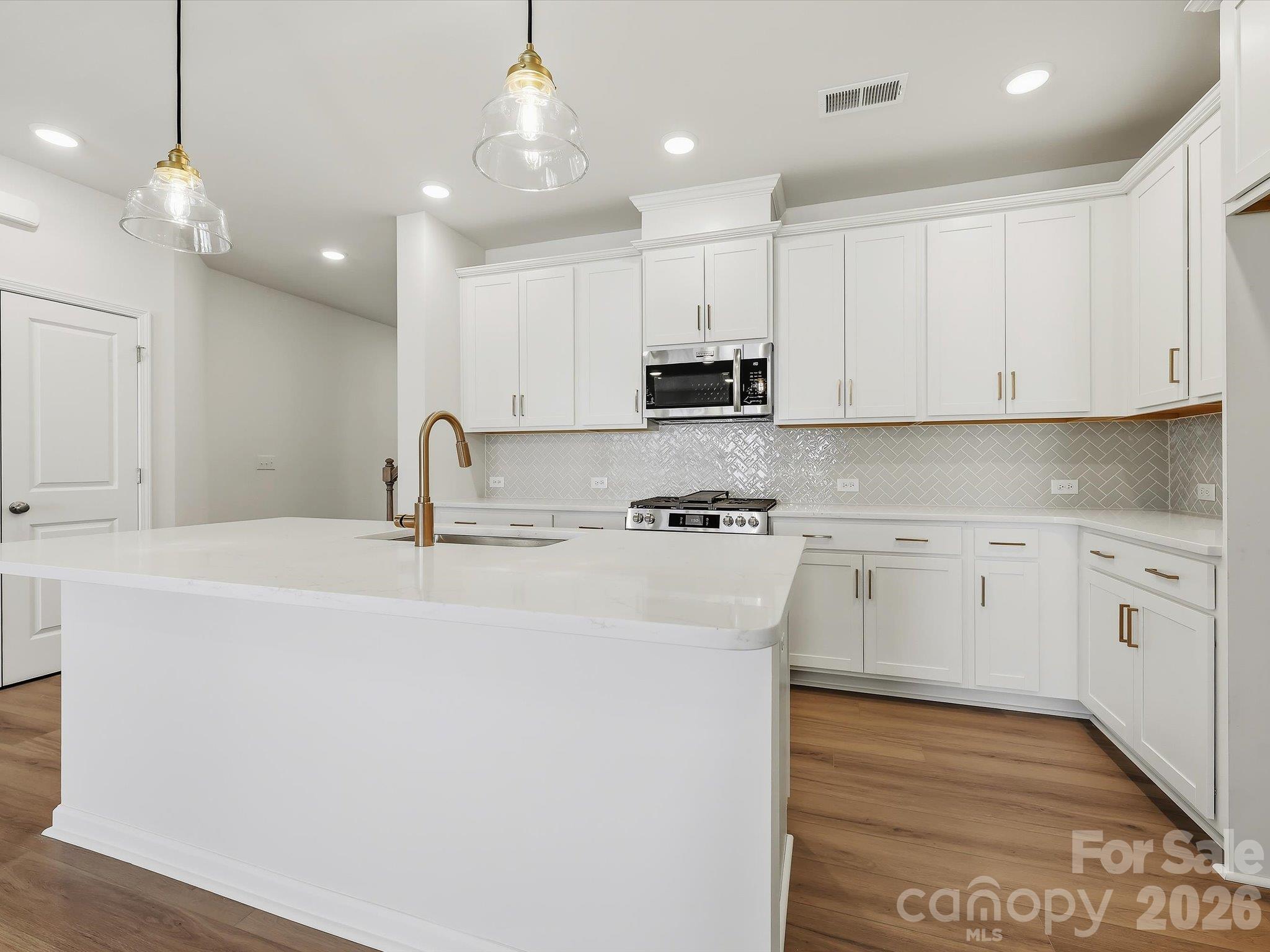 10030 Mamillion Drive Property Photo 6