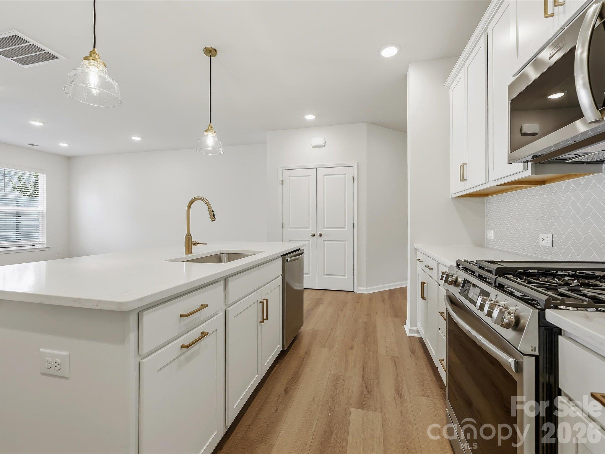 10030 Mamillion Drive Property Photo 7