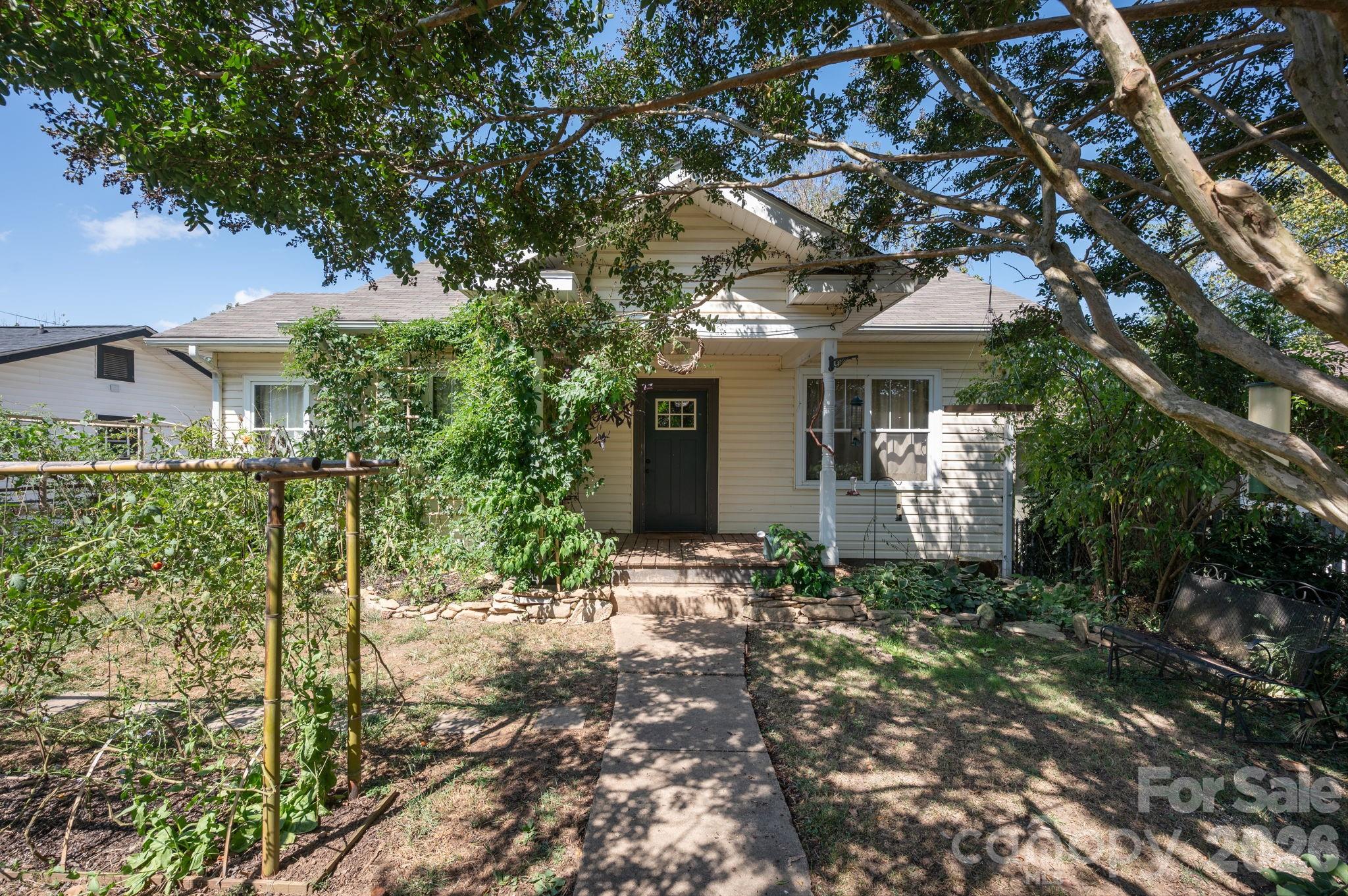 201 Logan Avenue Property Photo 1