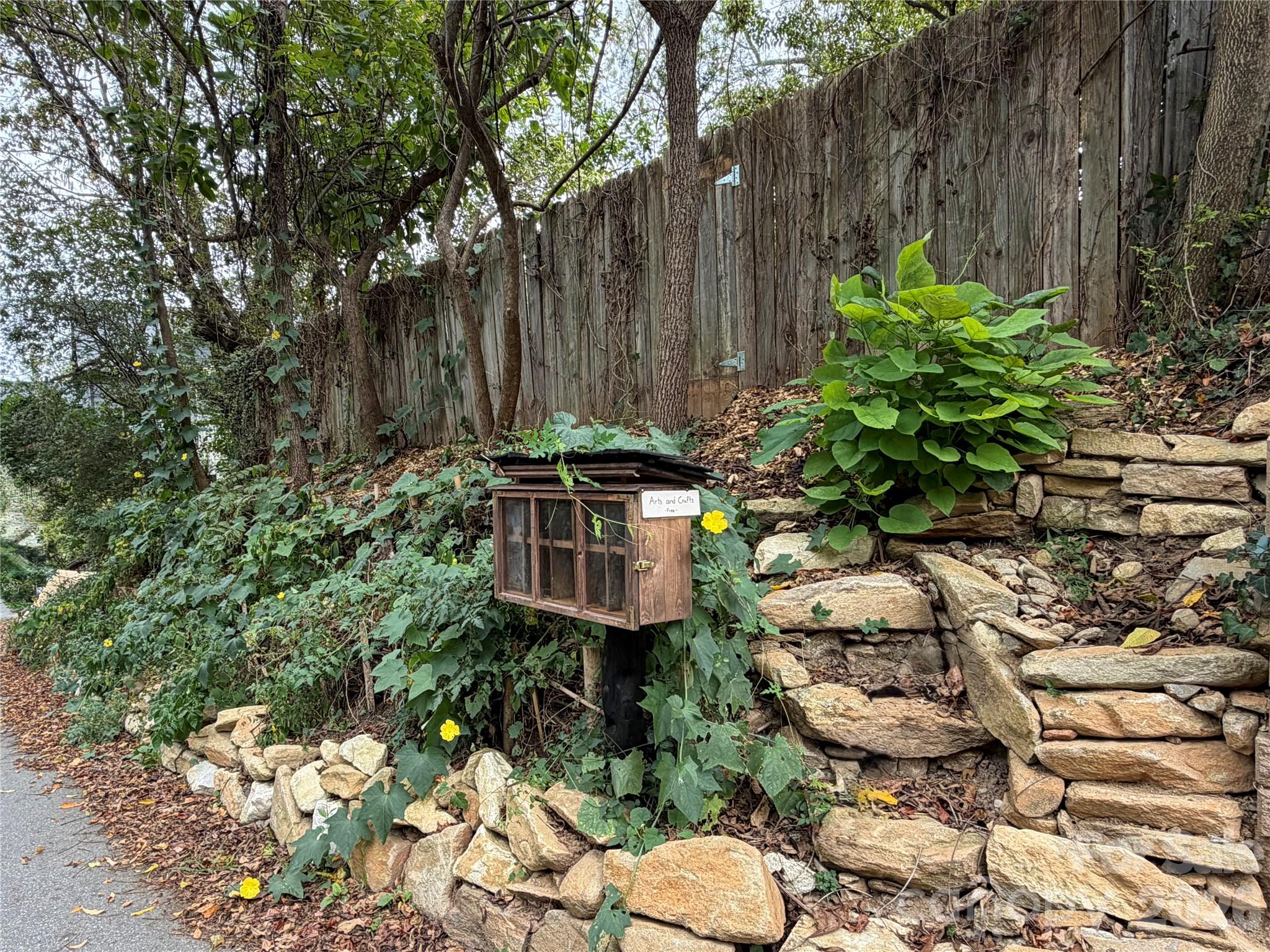 201 Logan Avenue Property Photo 23