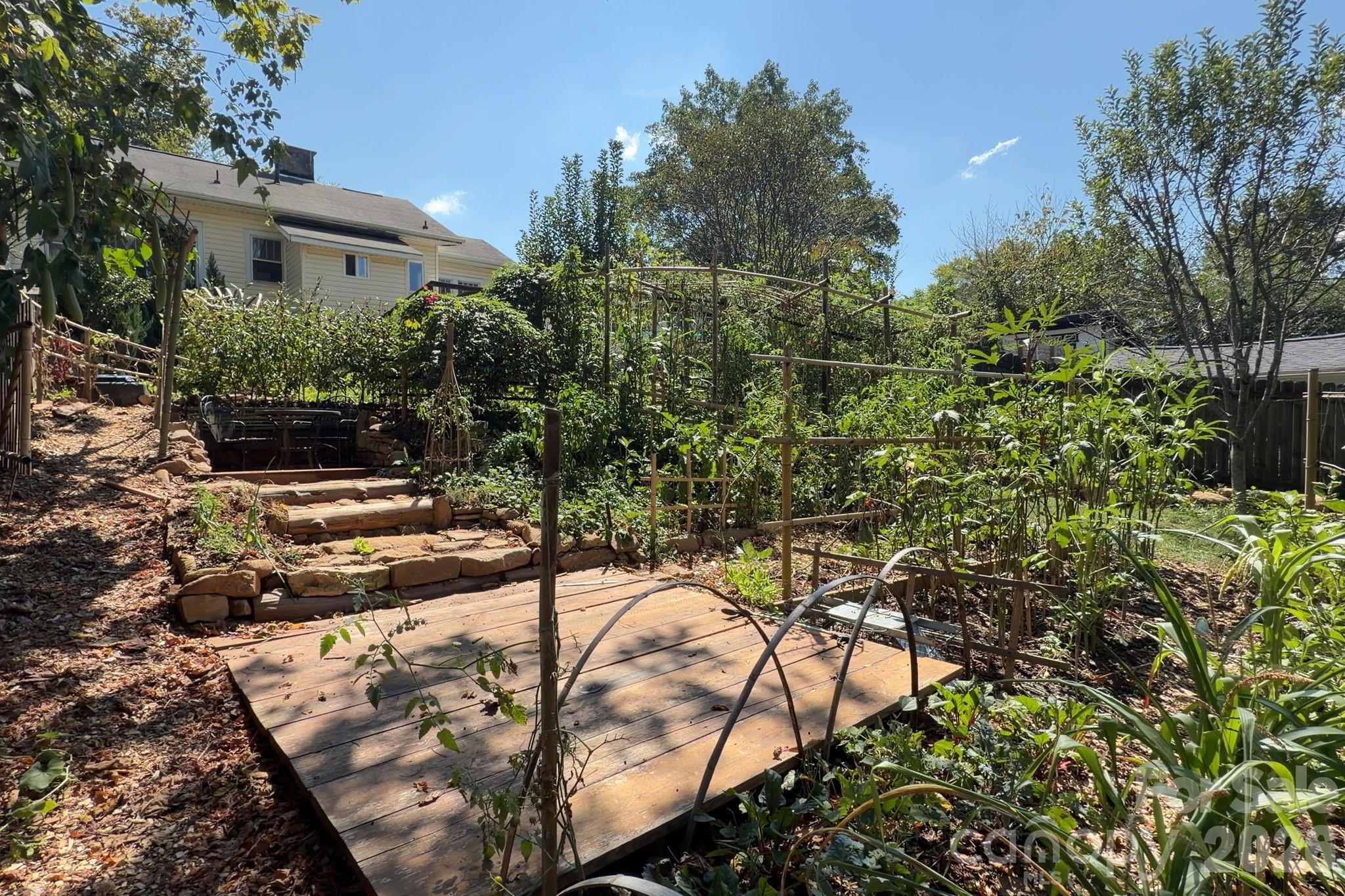 201 Logan Avenue Property Photo 31