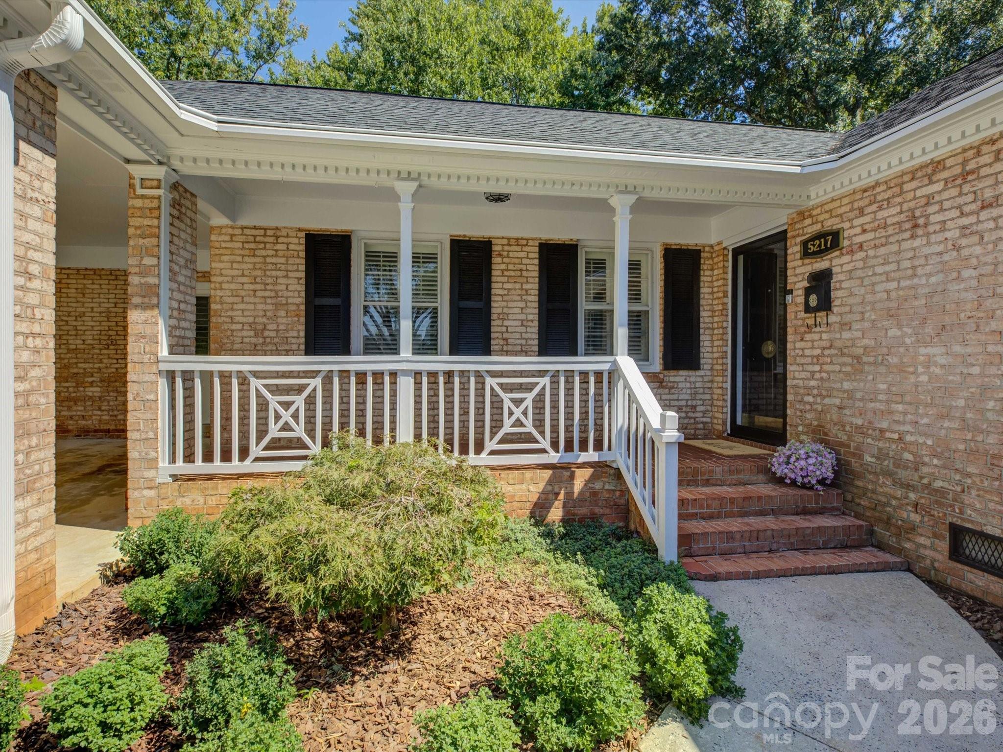 5217 Londonderry Road Property Photo 1