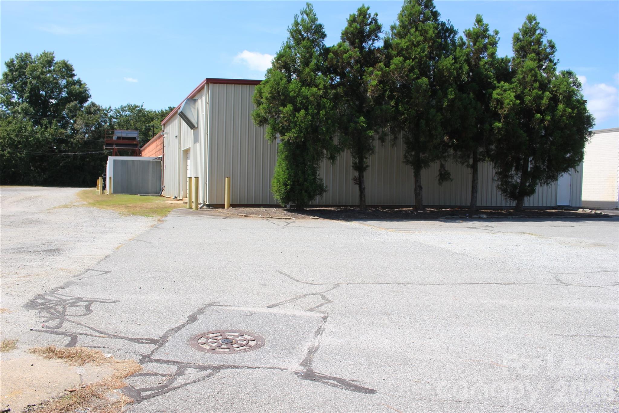 3339 1st Avenue Warehouse Property Photo 3