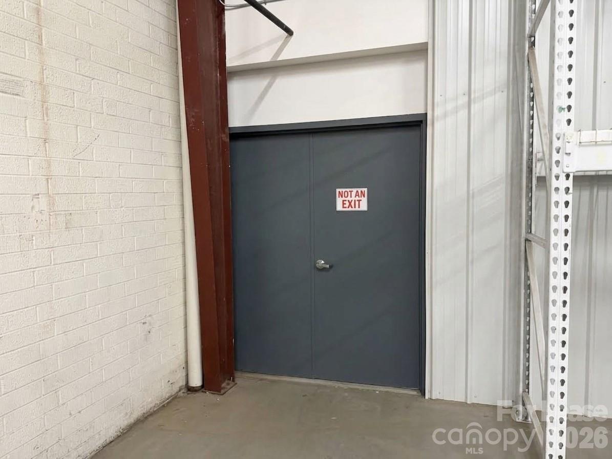 3339 1st Avenue Warehouse Property Photo 7