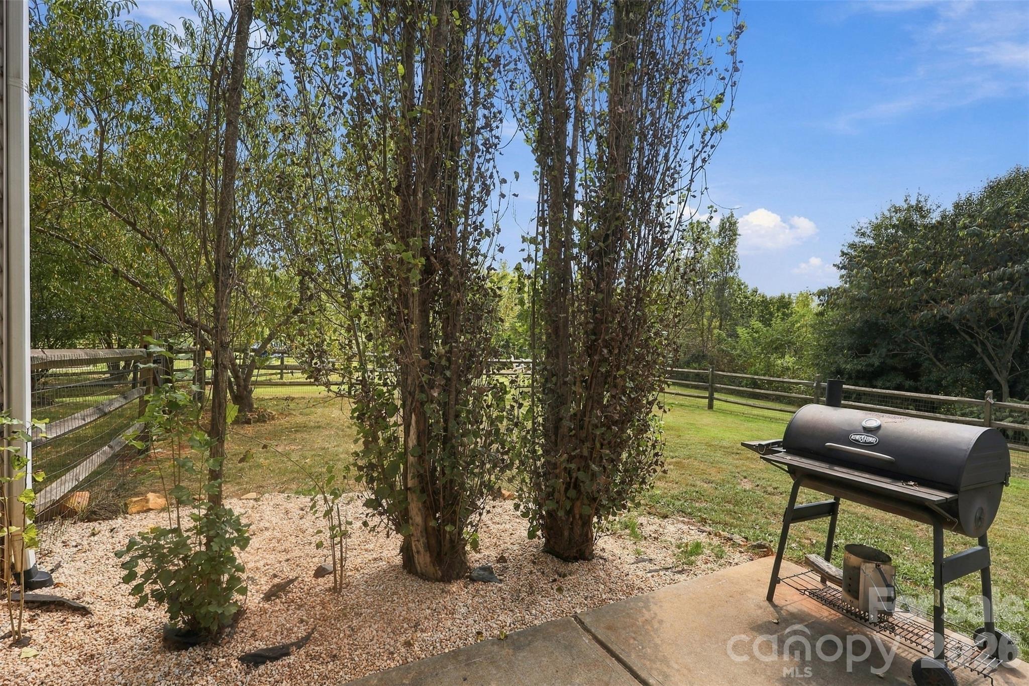 915 Rocky Meadows Lane Property Photo 33