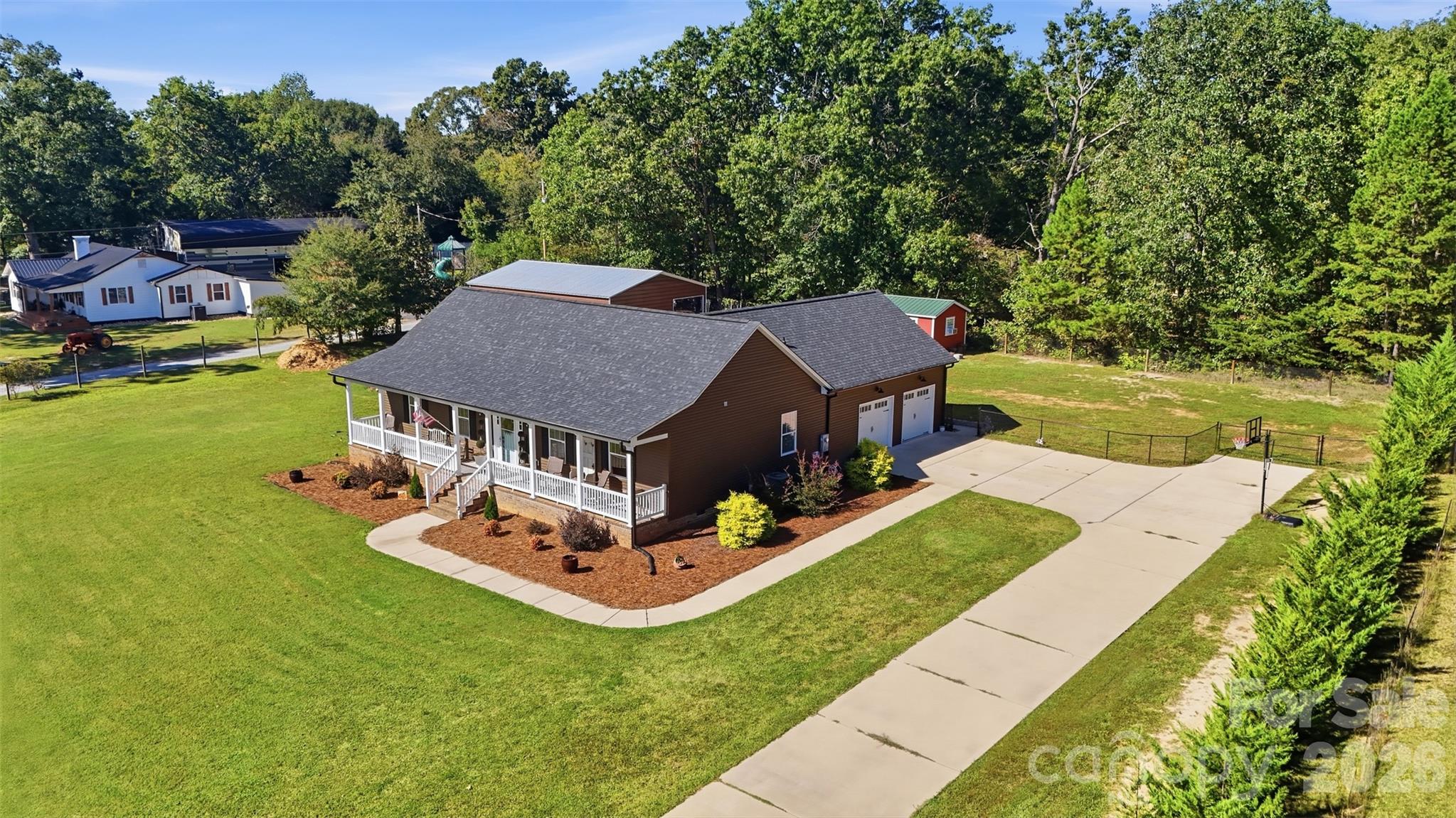 2278 Devine Road Property Photo 3