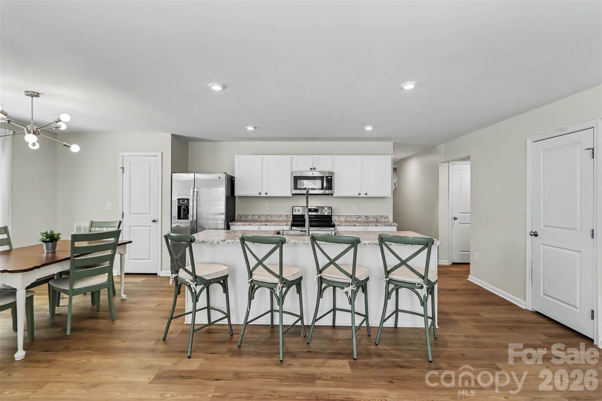 4112 Bowline Drive Property Photo 3