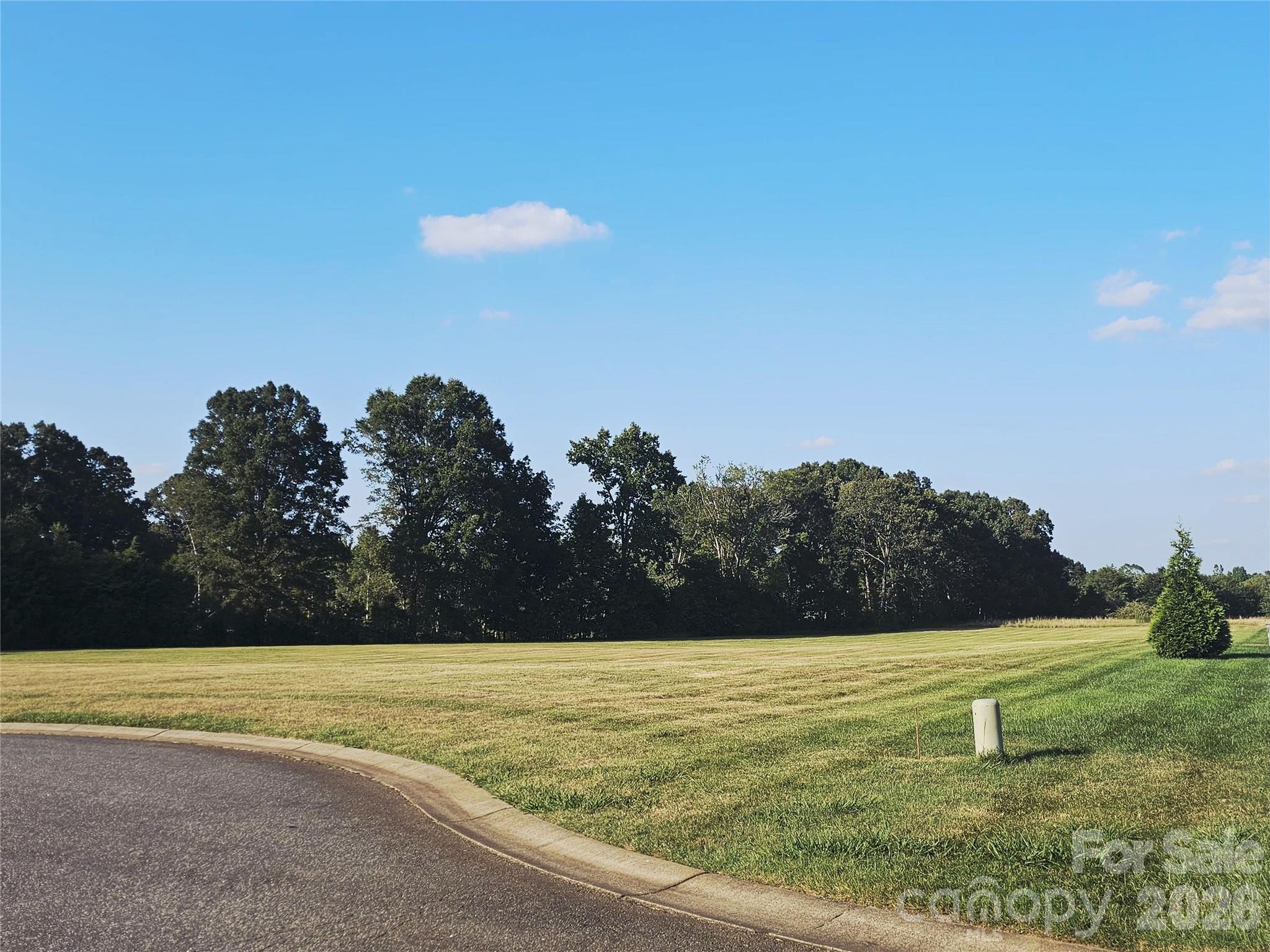 1204 Dublin Court Property Photo 4