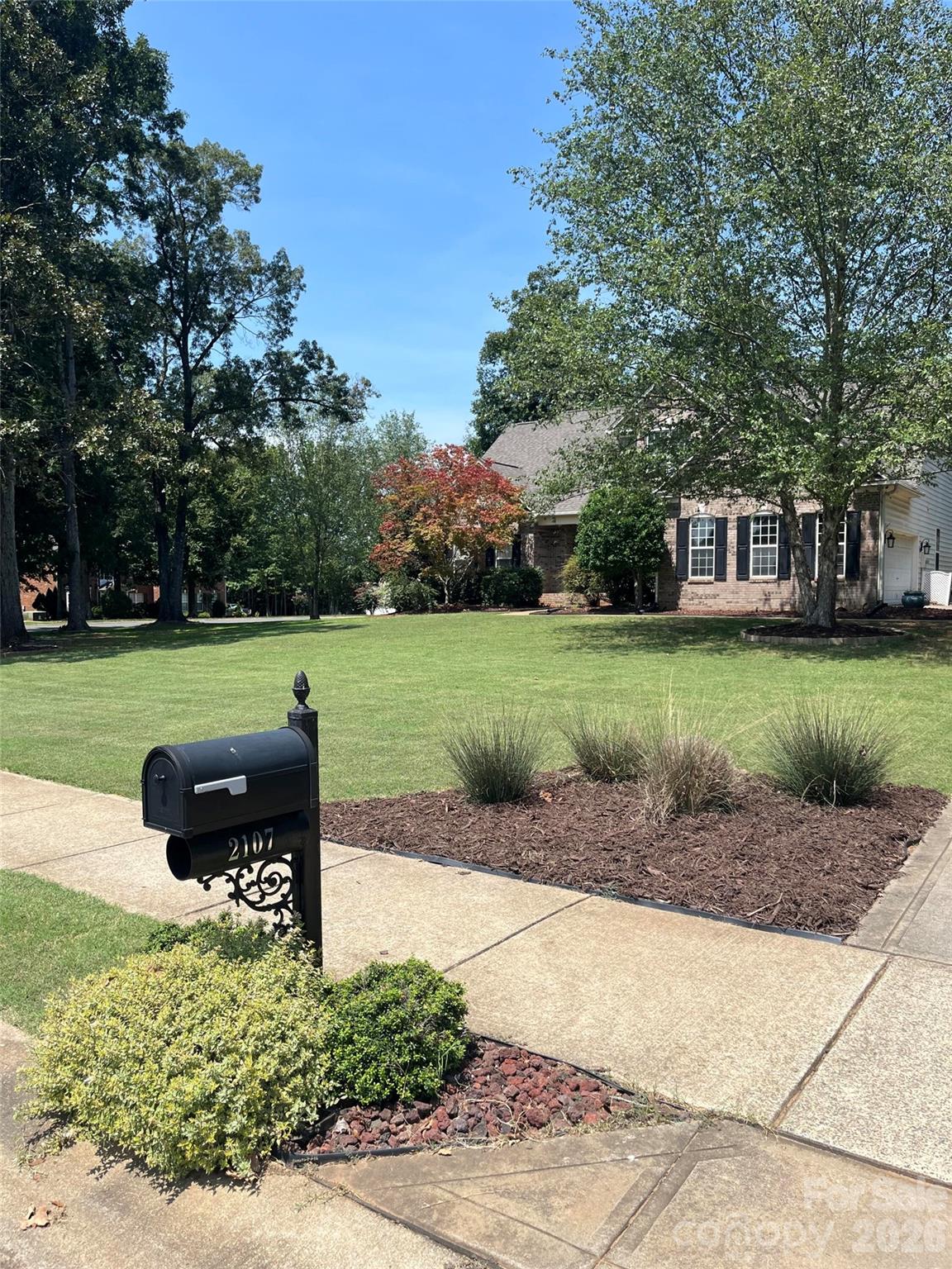2107 Heath Lake Drive Property Photo 2