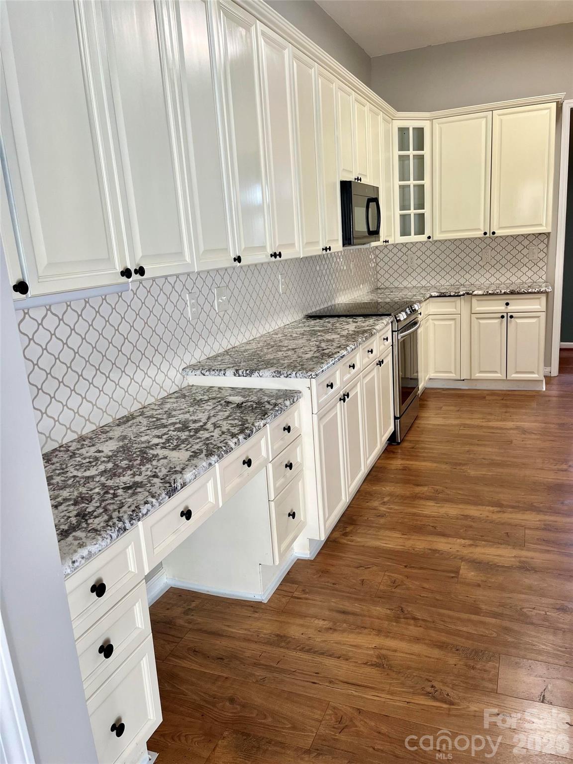 2107 Heath Lake Drive Property Photo 14