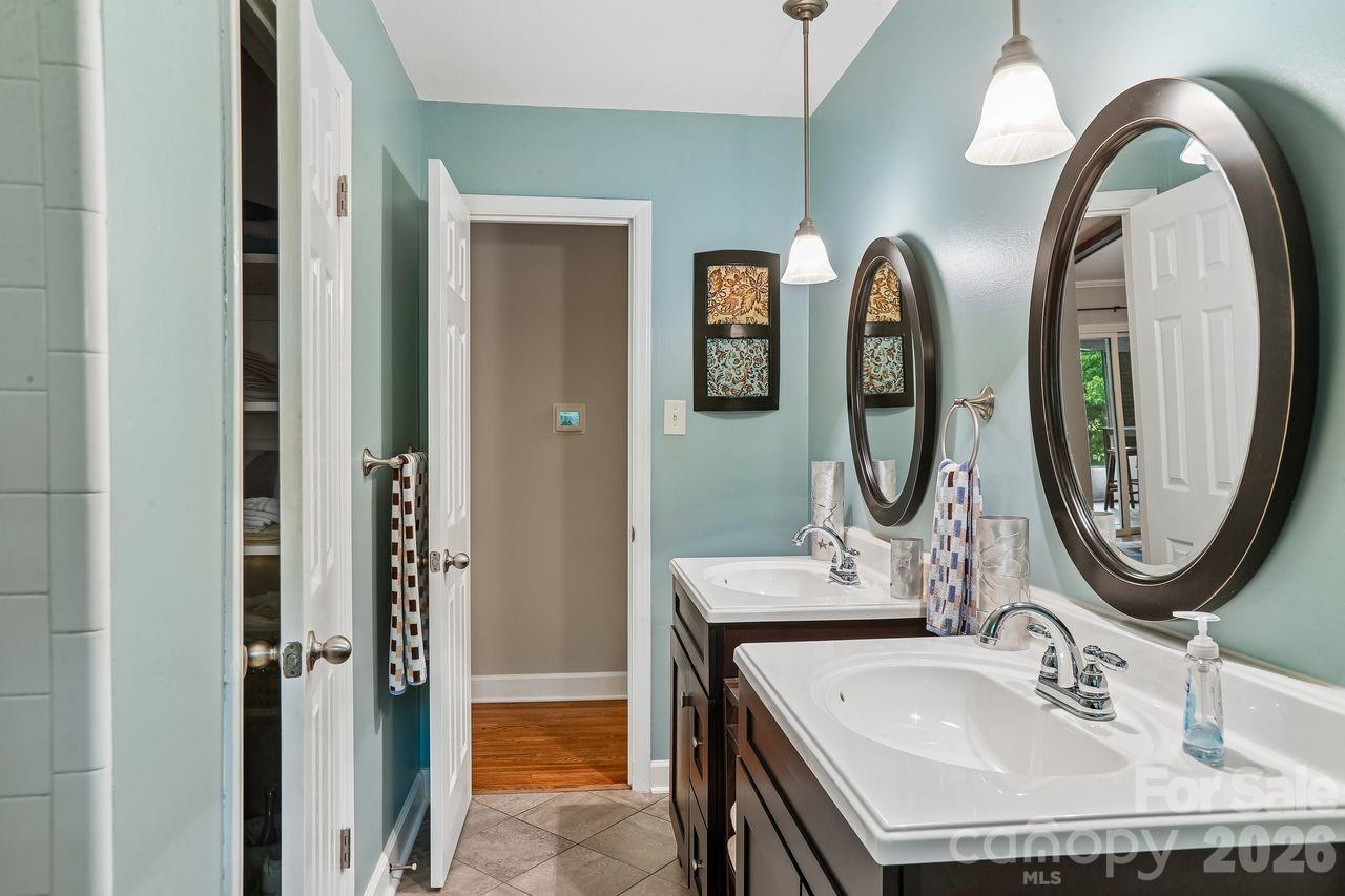 122 Chanticleer Court Property Photo 21