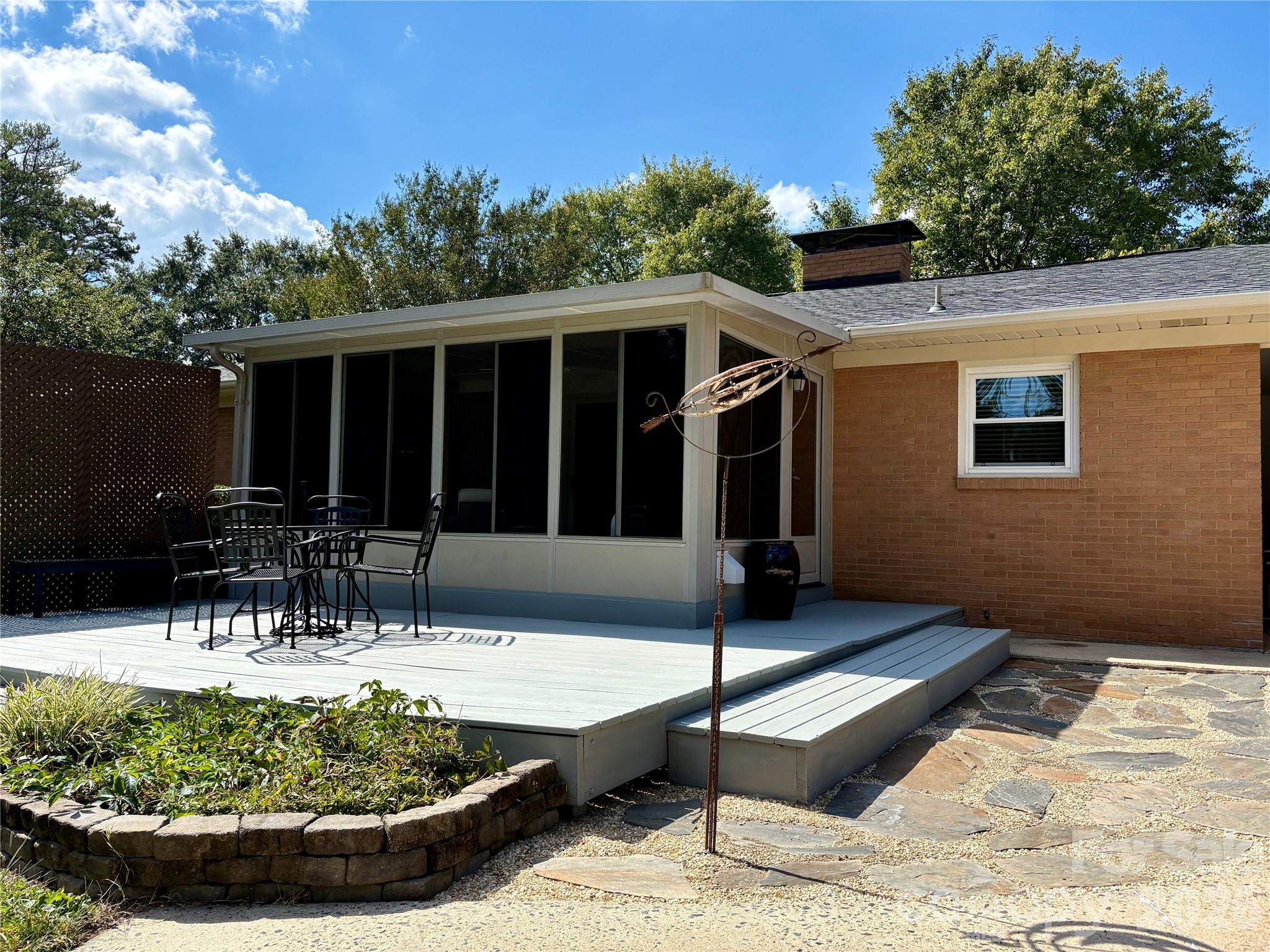 122 Chanticleer Court Property Photo 28