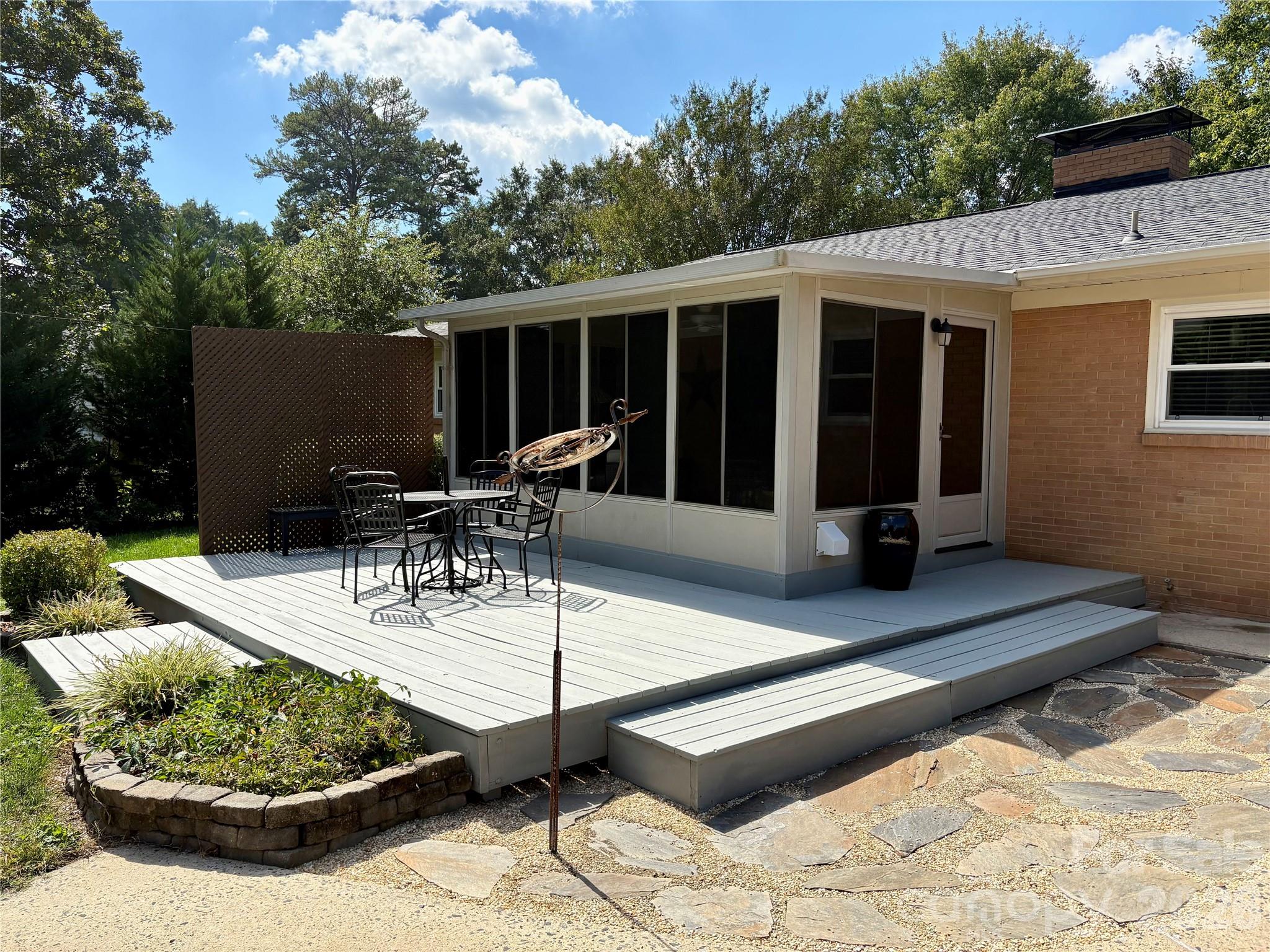 122 Chanticleer Court Property Photo 29