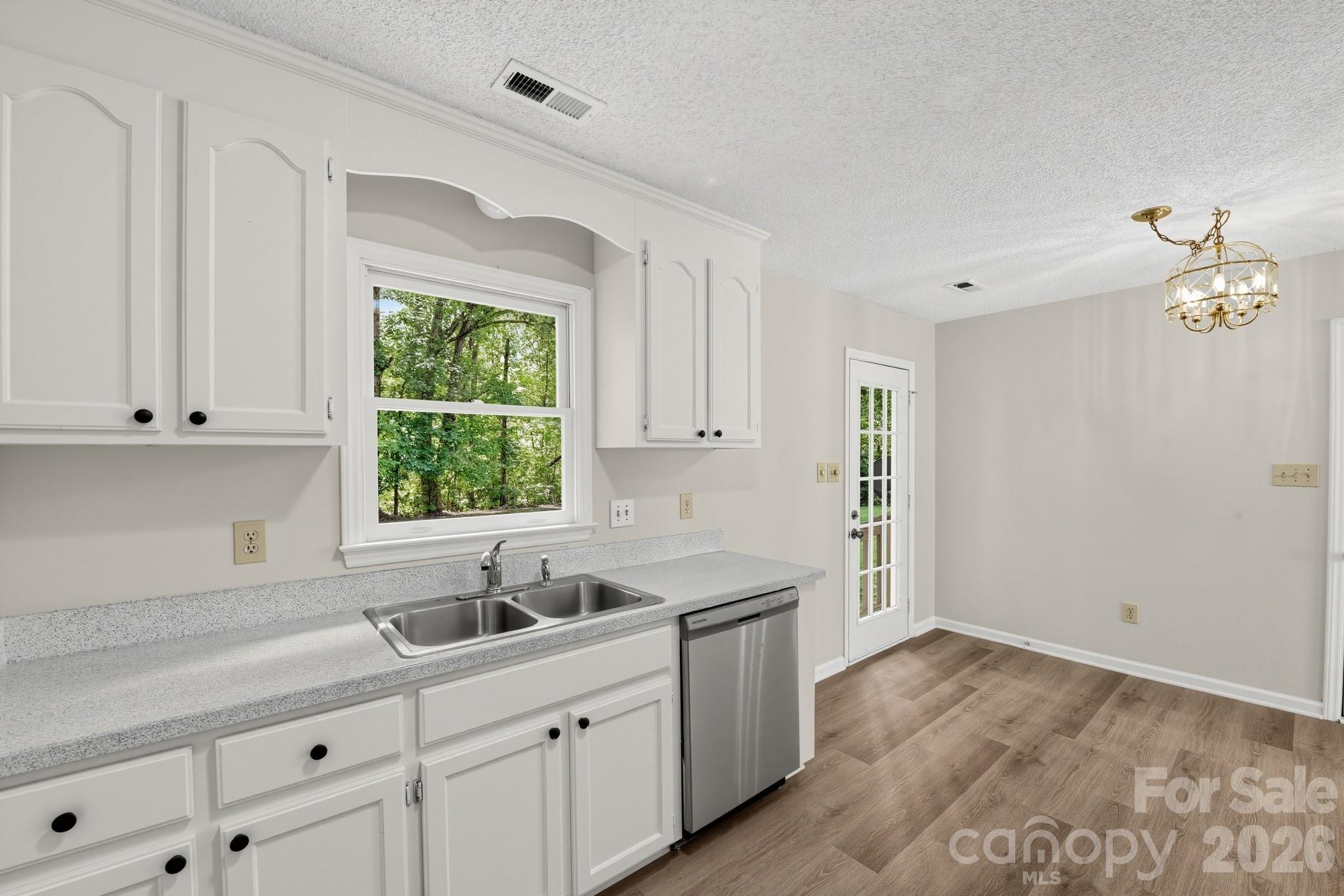140 Weeping Willow Way Property Photo 3