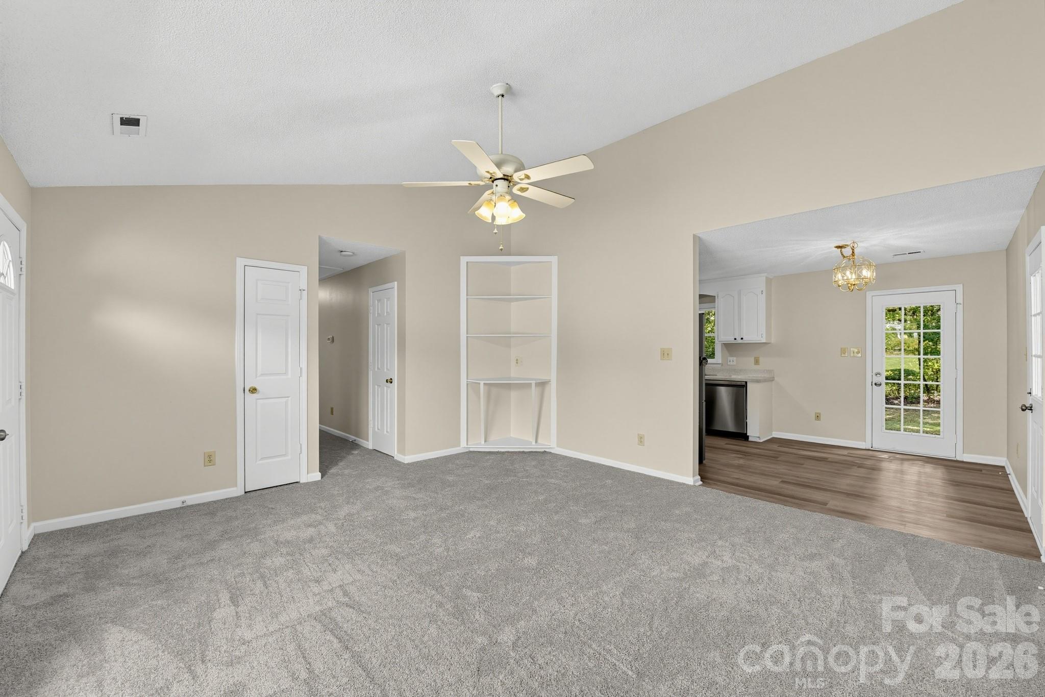 140 Weeping Willow Way Property Photo 6