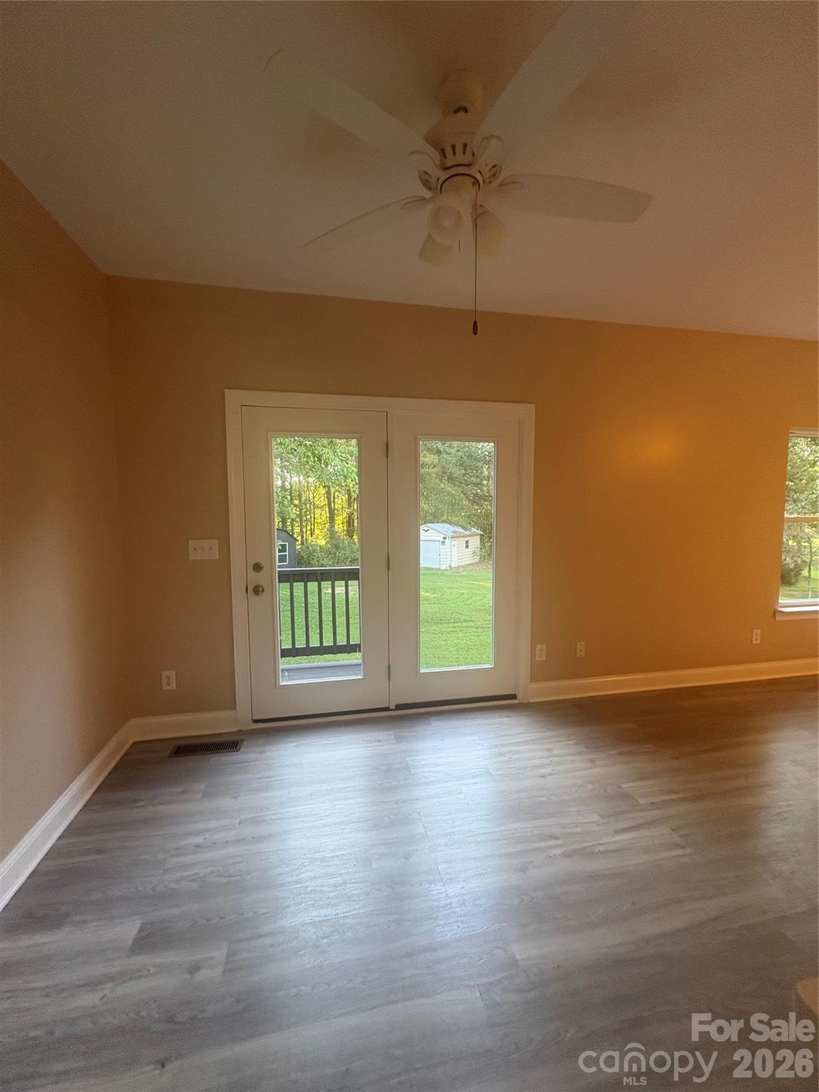 449 Potter Road Property Photo 6