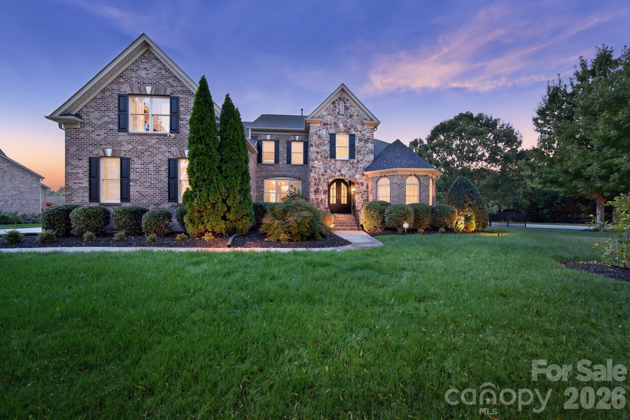 5017 Autumn Blossom Lane Property Photo 2