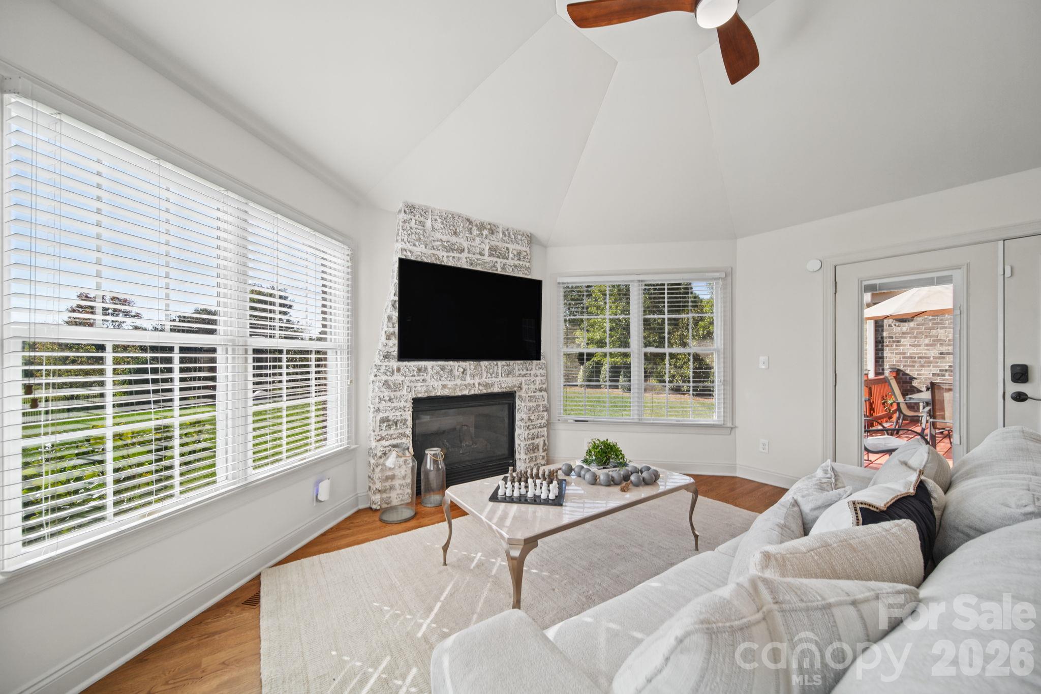 5017 Autumn Blossom Lane Property Photo 20
