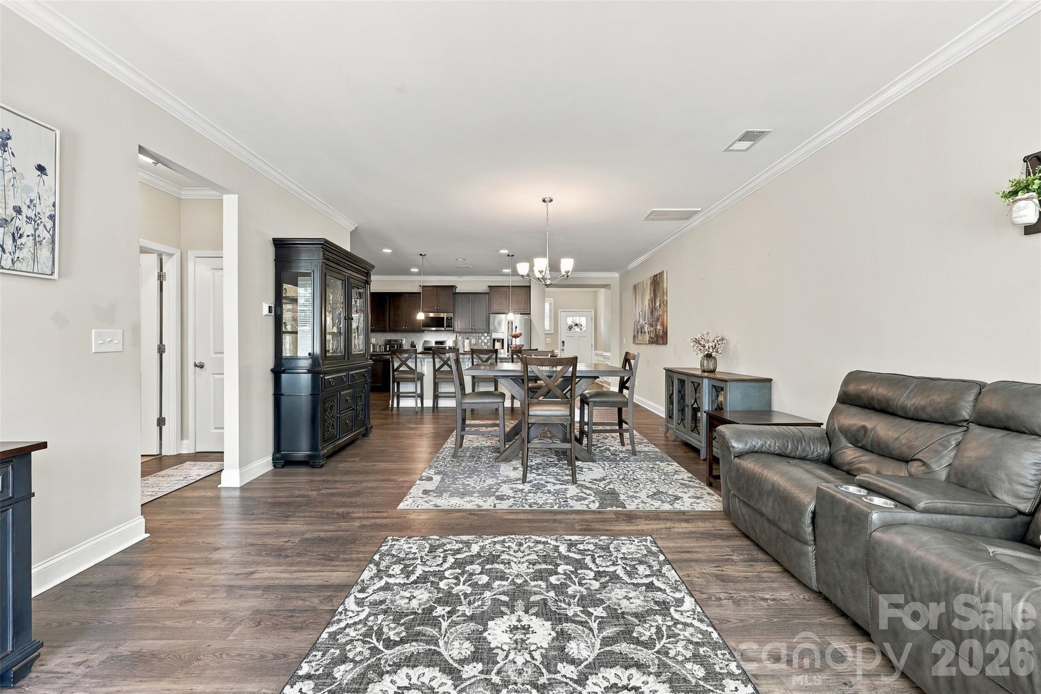 6107 Artigas Drive Property Photo 5
