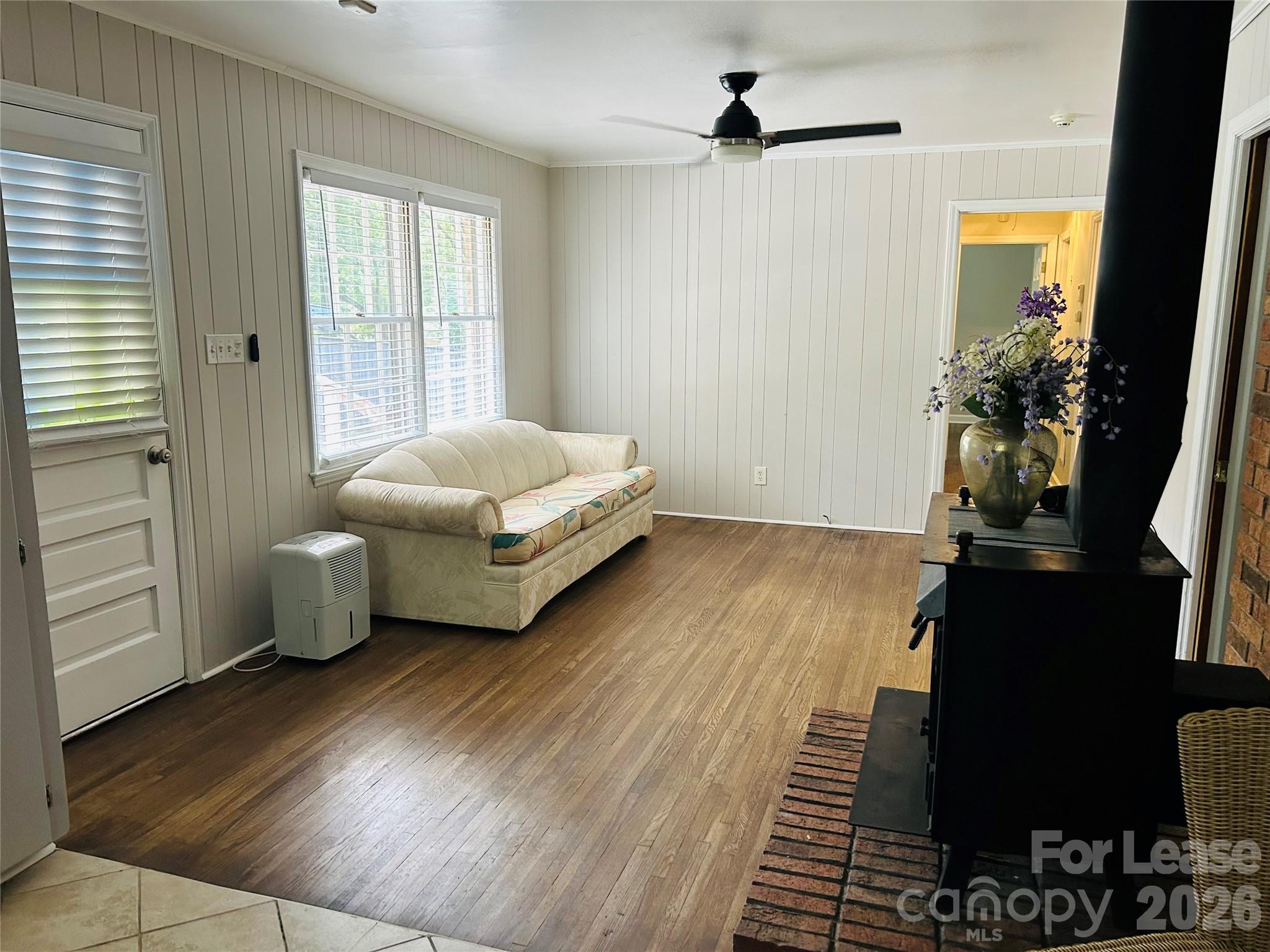 5344 Coburg Avenue Property Photo 3