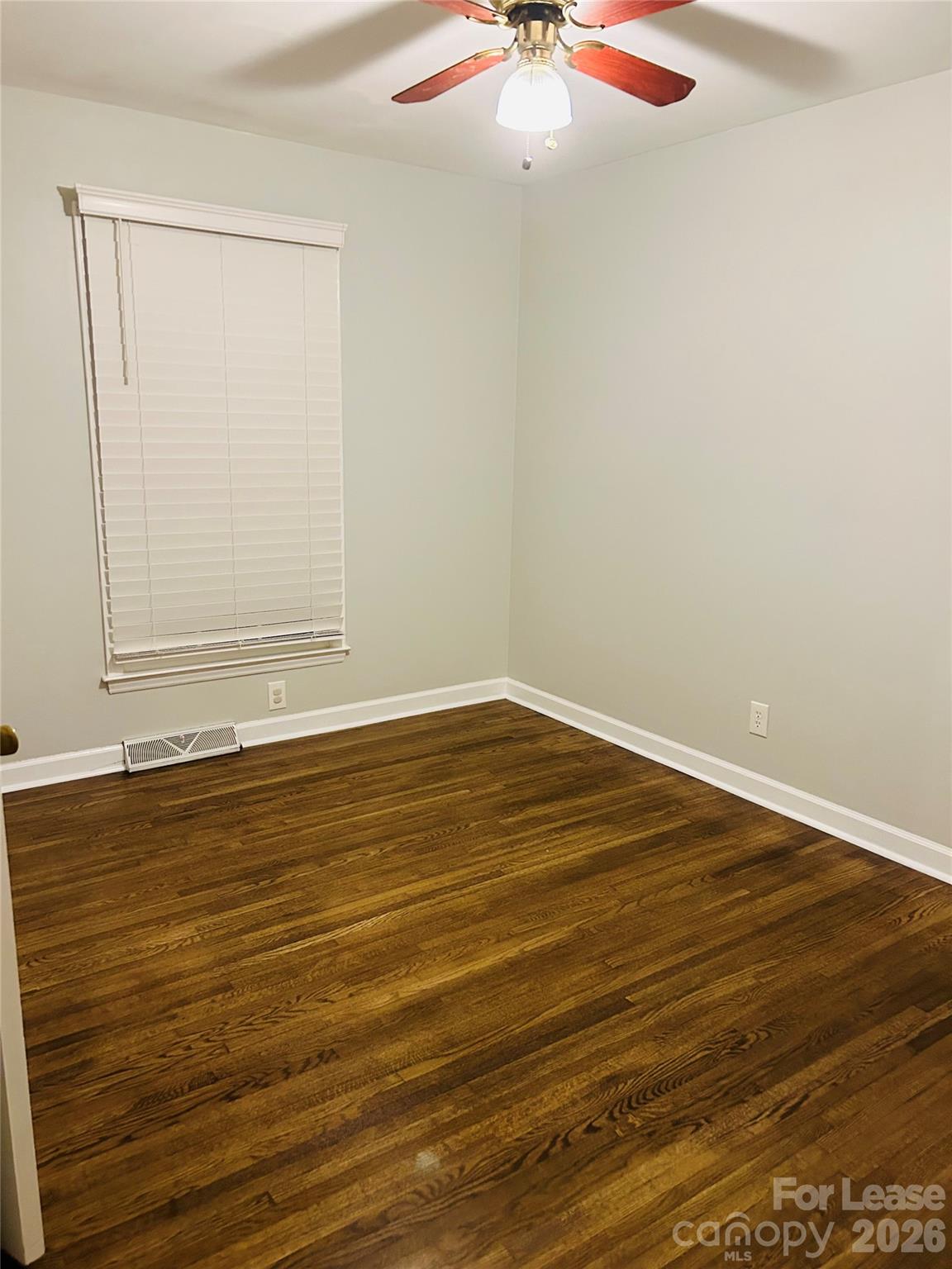 5344 Coburg Avenue Property Photo 10