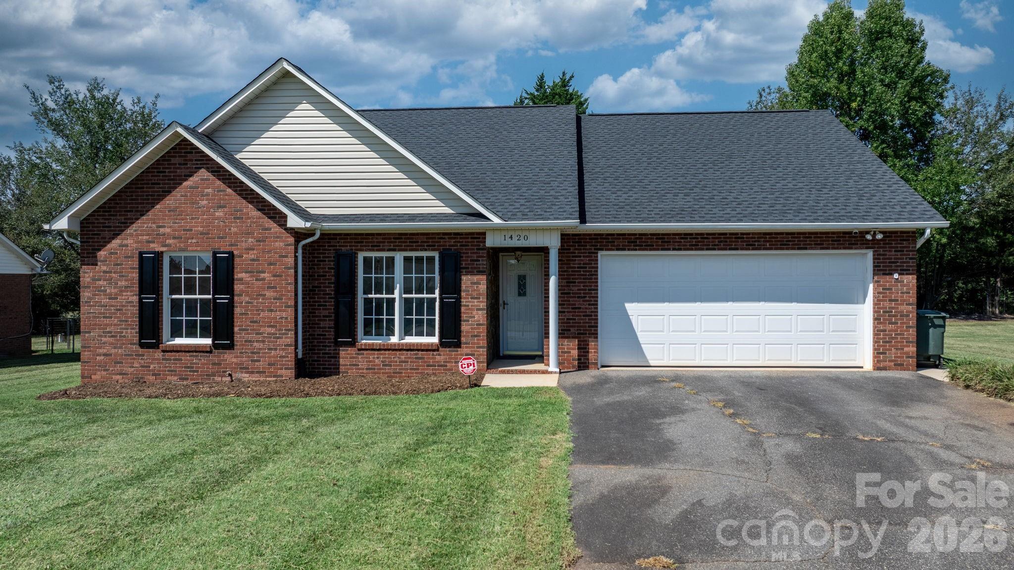 1420 Farmington Hills Drive Property Photo 1