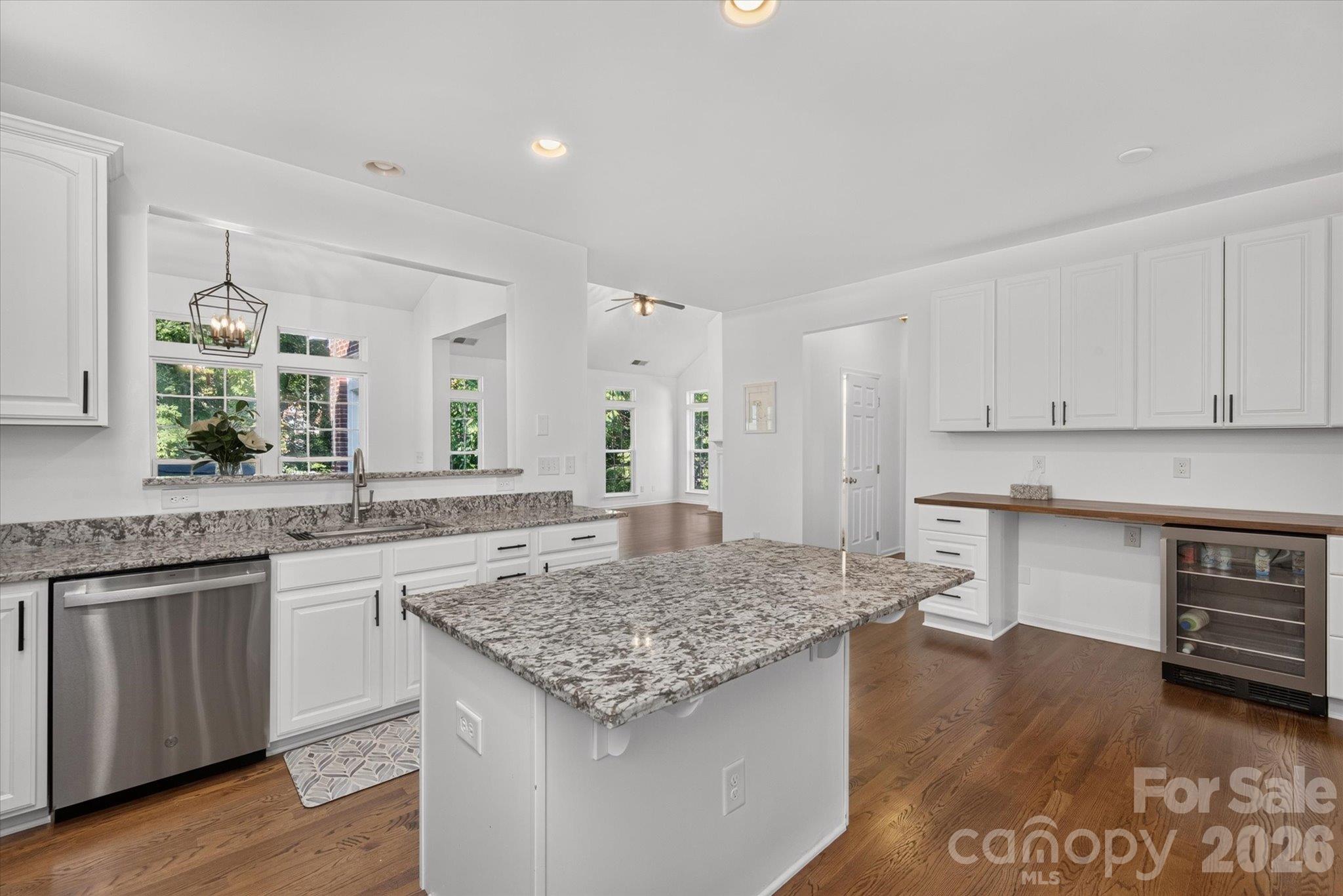 10304 Berkeley Pond Drive Property Photo 7