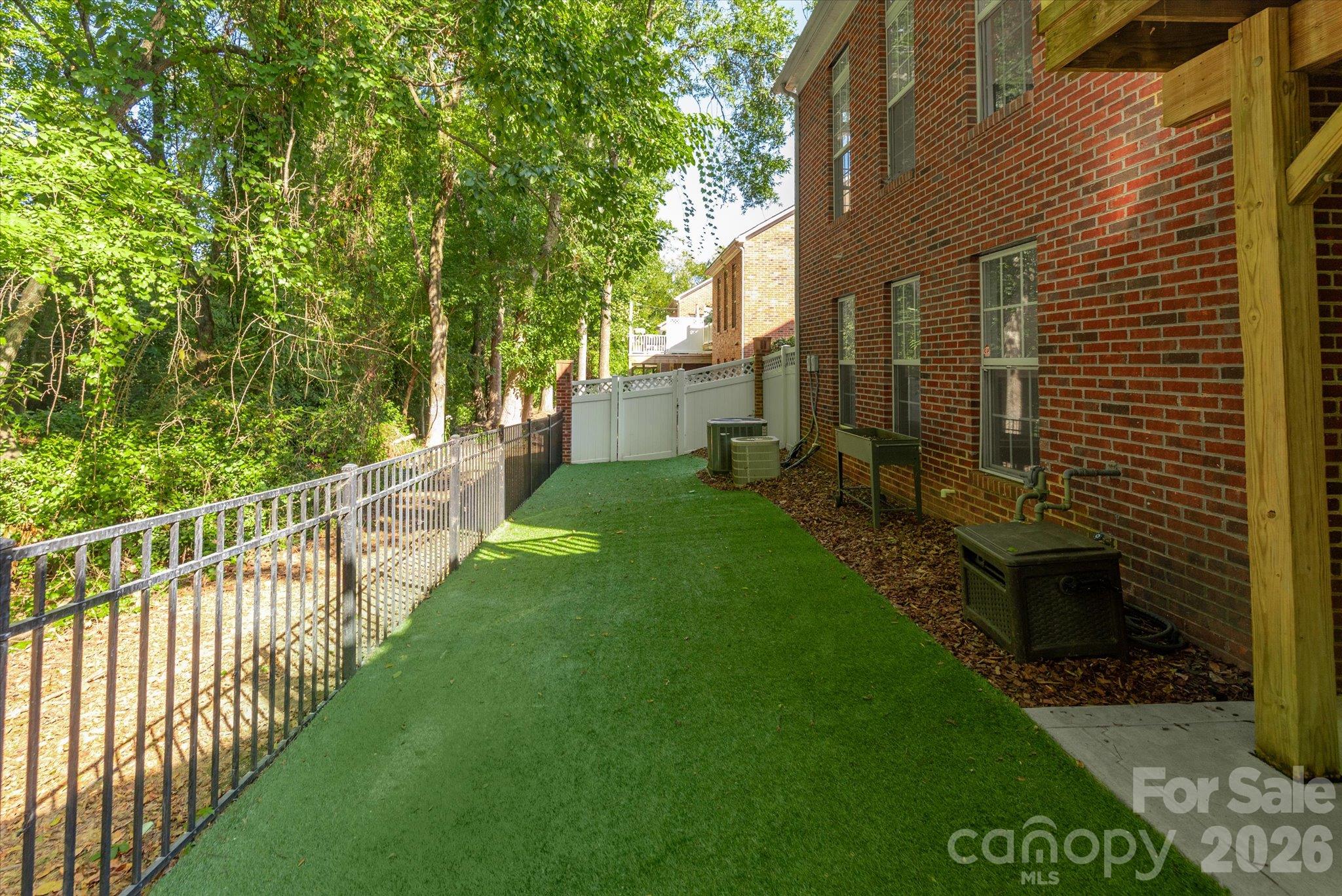 10304 Berkeley Pond Drive Property Photo 45