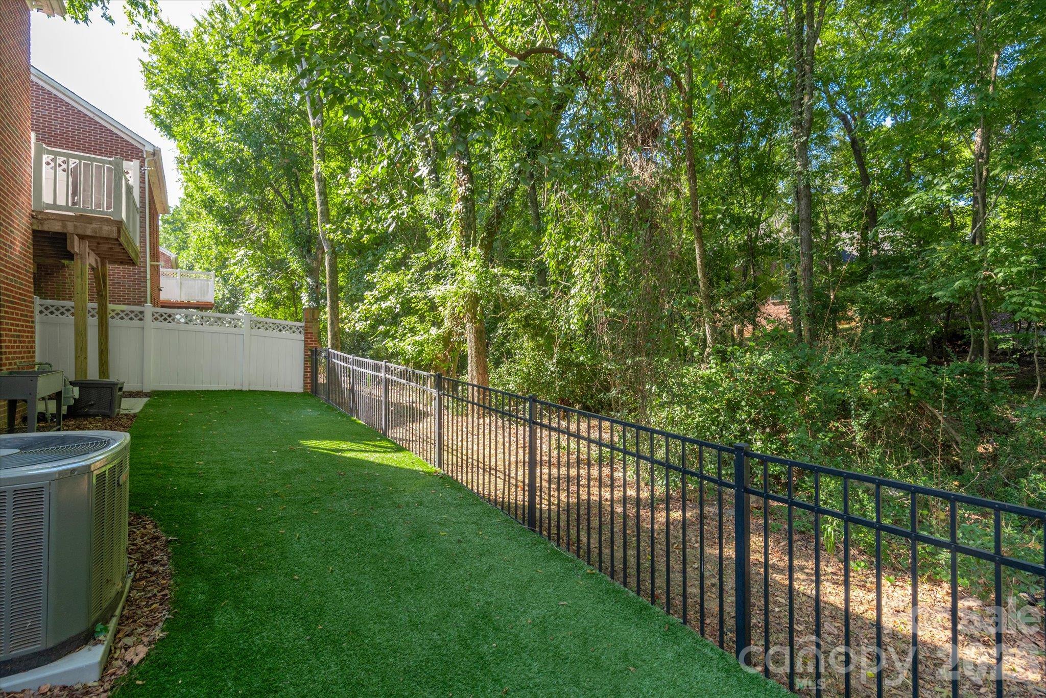 10304 Berkeley Pond Drive Property Photo 46