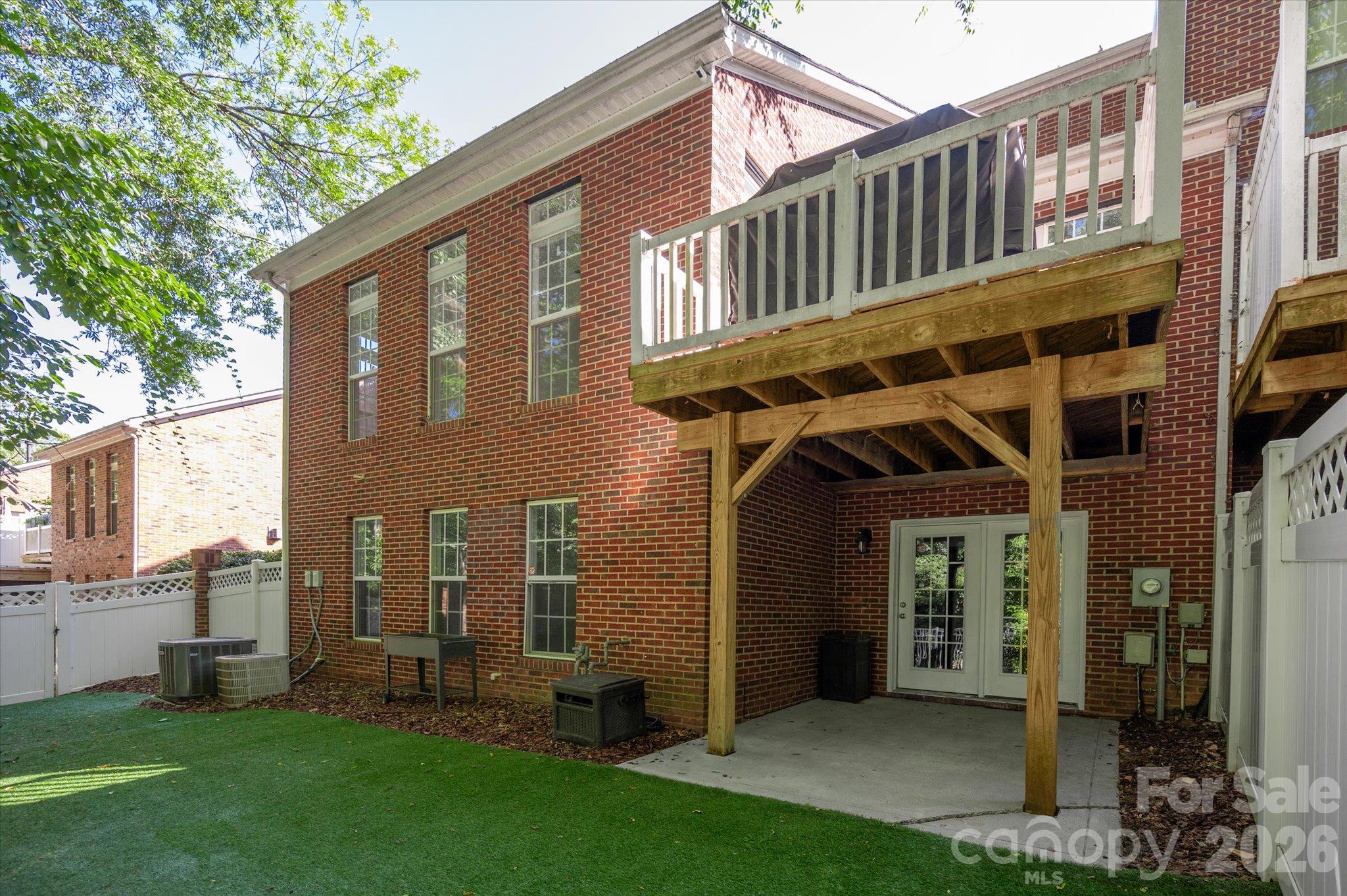 10304 Berkeley Pond Drive Property Photo 47