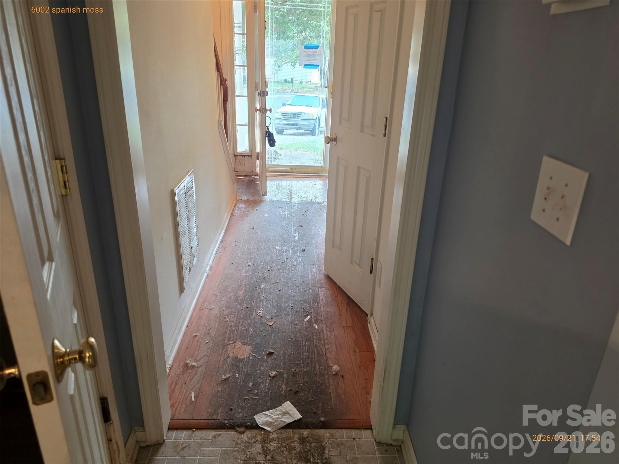 6002 Spanish Moss Lane Property Photo 6