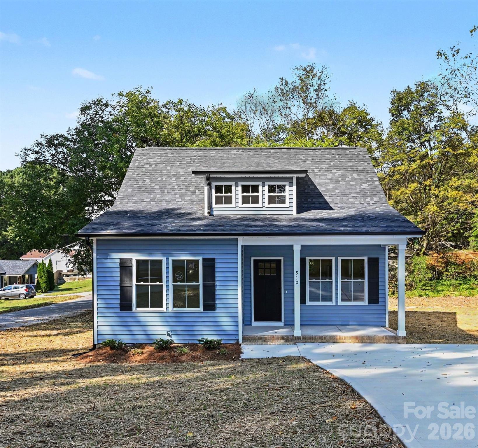 910 W 8th Street Property Photo 1