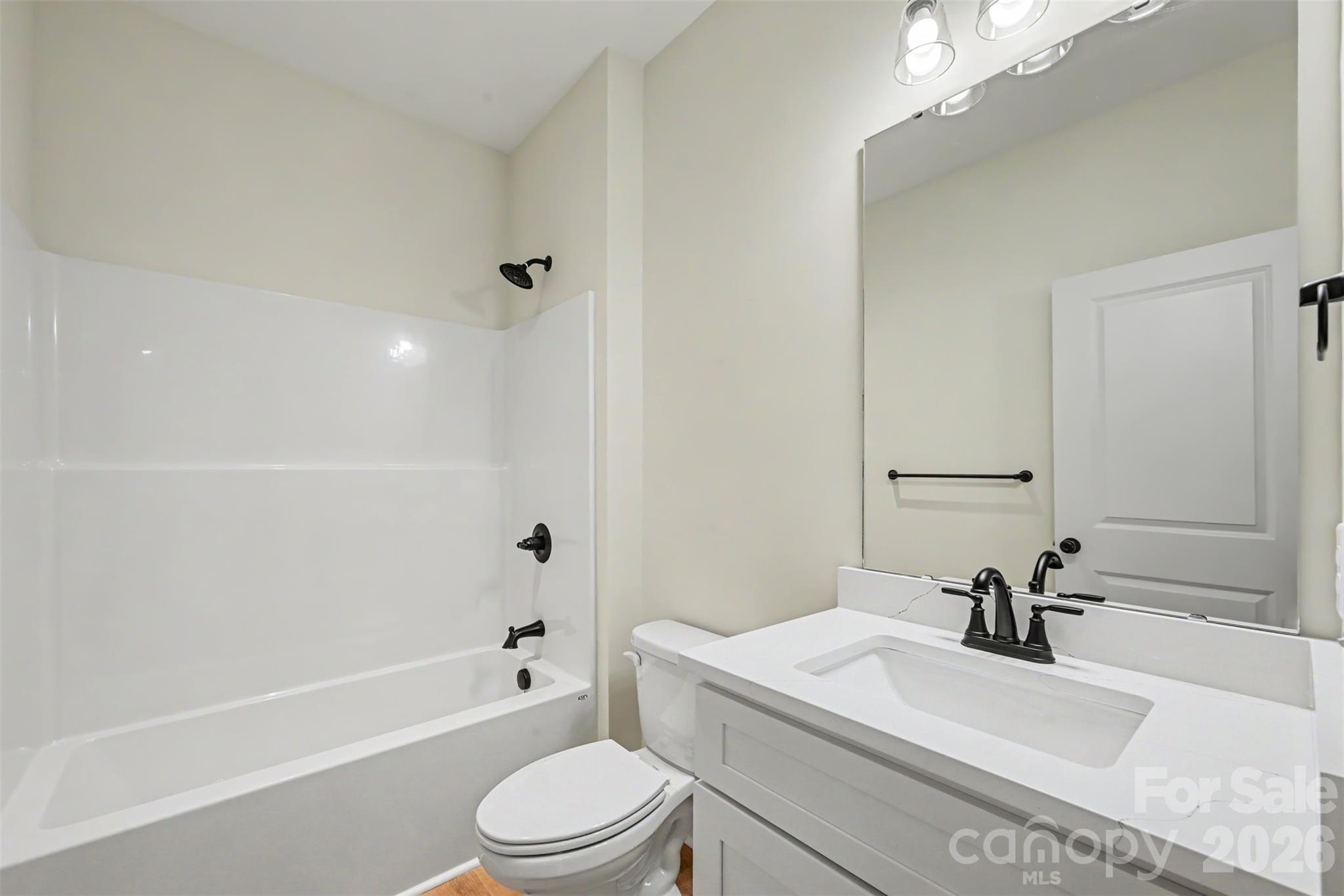 910 W 8th Street Property Photo 15