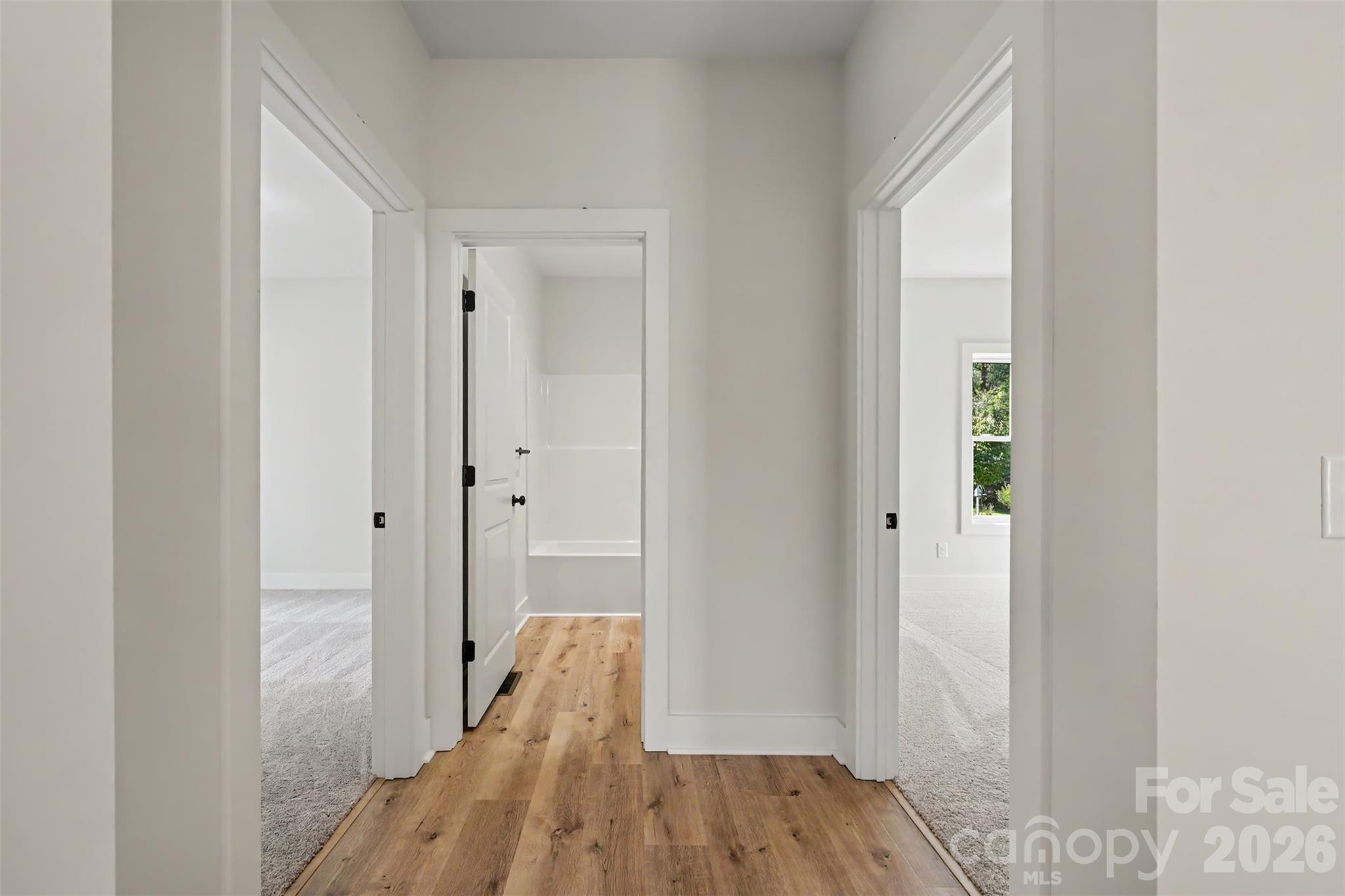 910 W 8th Street Property Photo 16