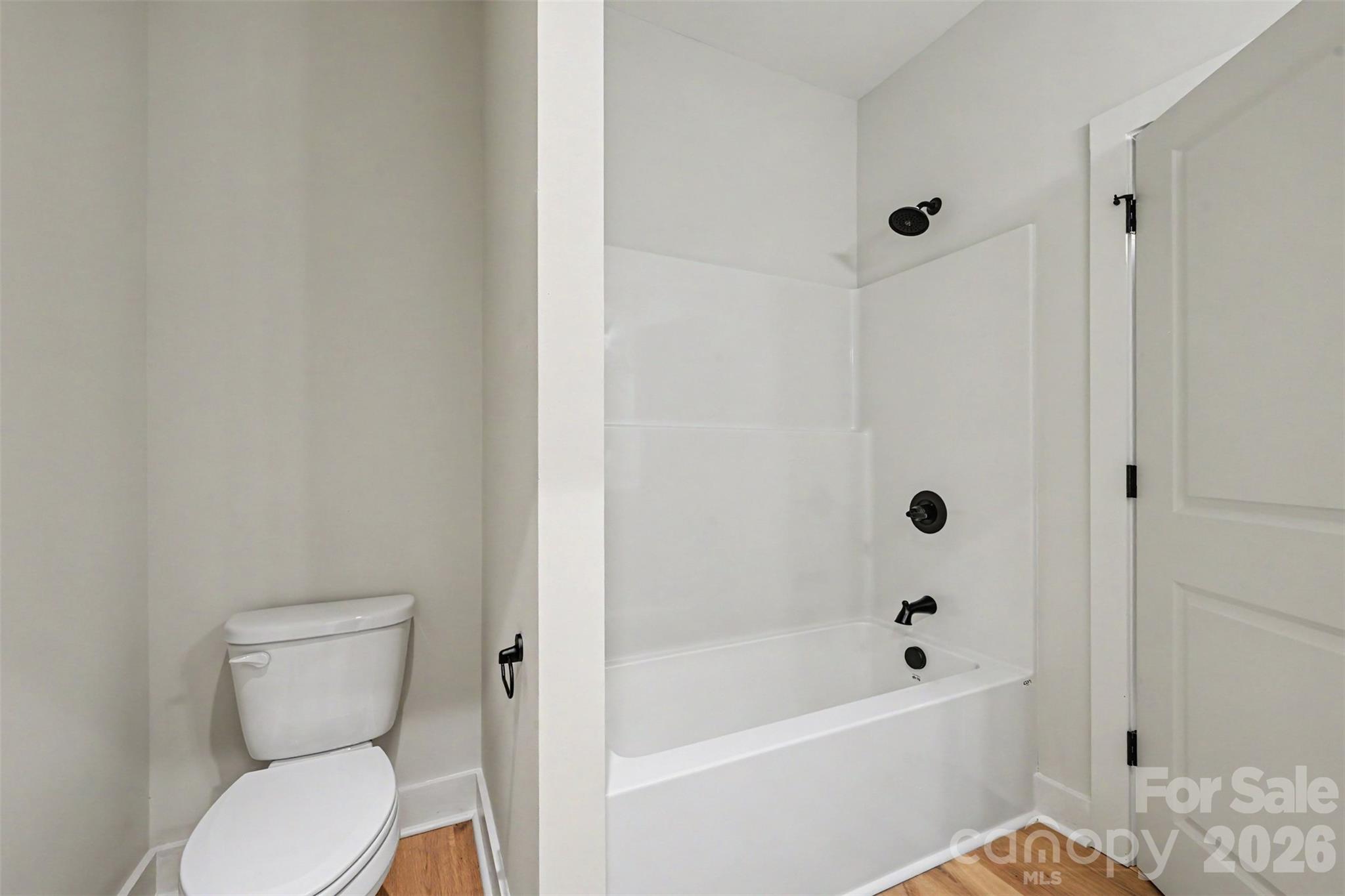 910 W 8th Street Property Photo 19
