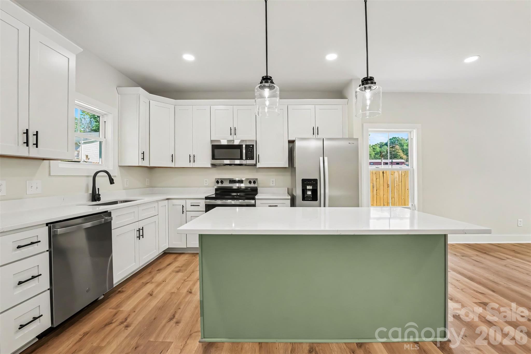 902 W 8th Street Property Photo 12